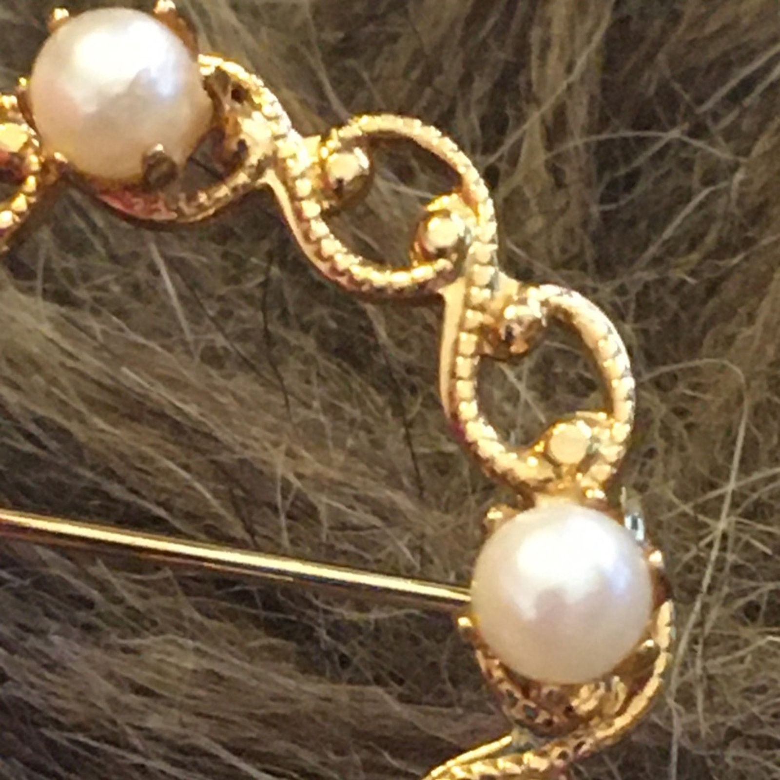 Vintage Vintage faux pearl and gold tone wreath brooch Size ONE SIZE - 4 Thumbnail