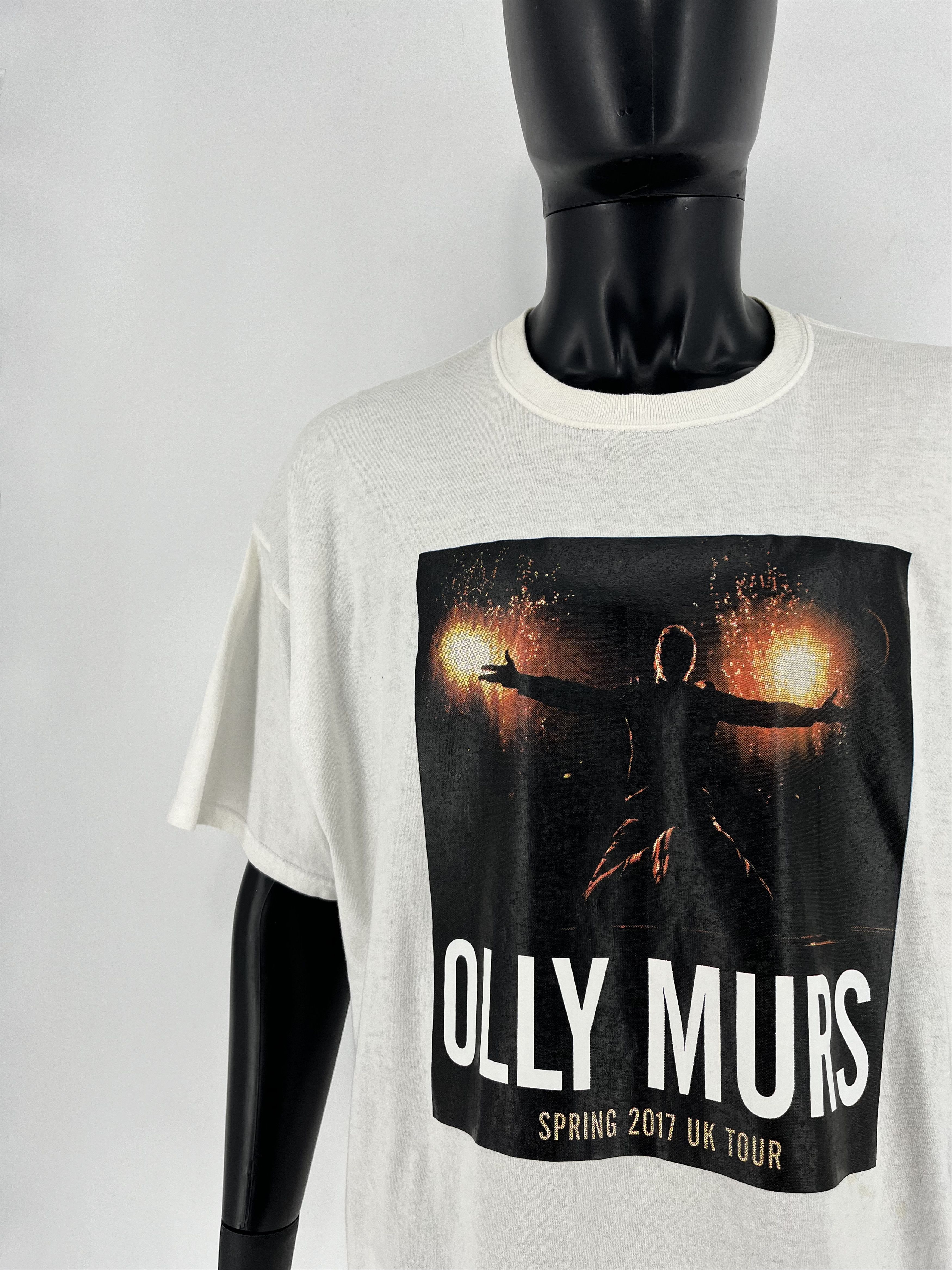 Band Tees Olly Murs Band Tee Tshirts Vintage Size XXL World Tour 2017 Size US XXL / EU 58 / 5 - 6 Thumbnail