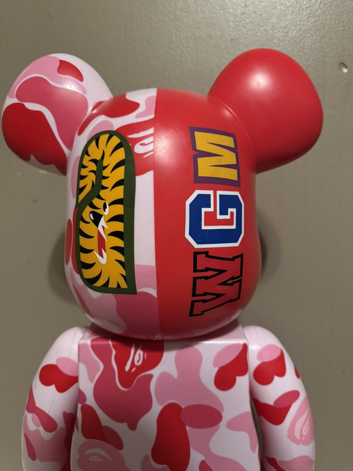 Bape × Medicom Toy Bape x Bearbrick x Medicom Pink shark camo 1000% Size ONE SIZE - 4 Thumbnail