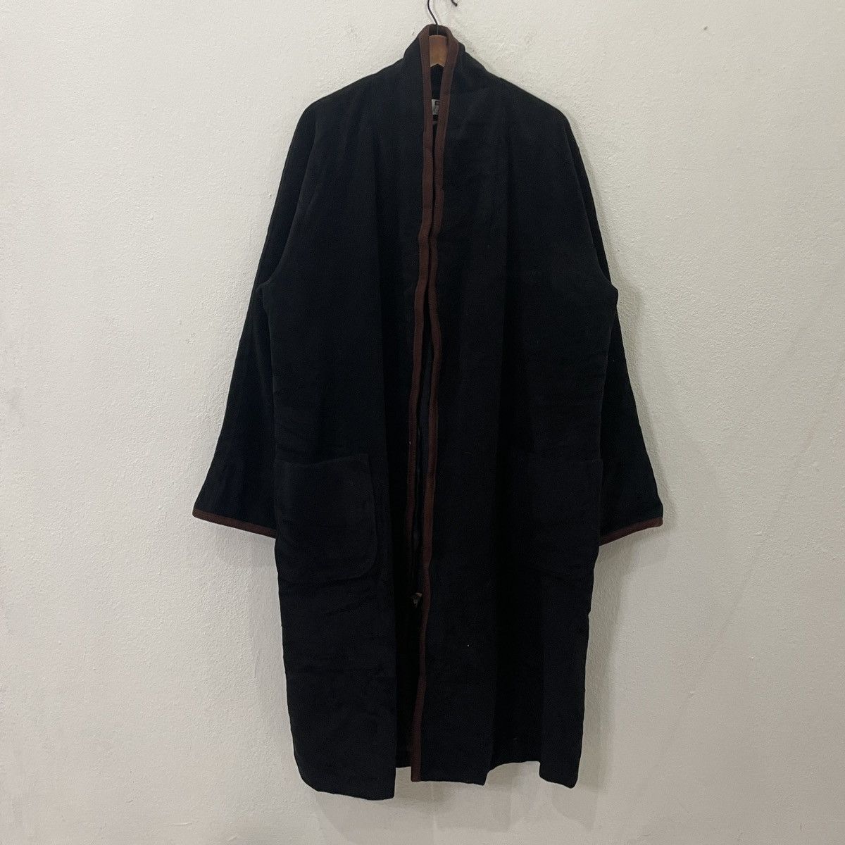 Givenchy Vintage Givenchy Embroidery Small Logo Bathrobe Size US XL / EU 56 / 4 - 1 Thumbnail