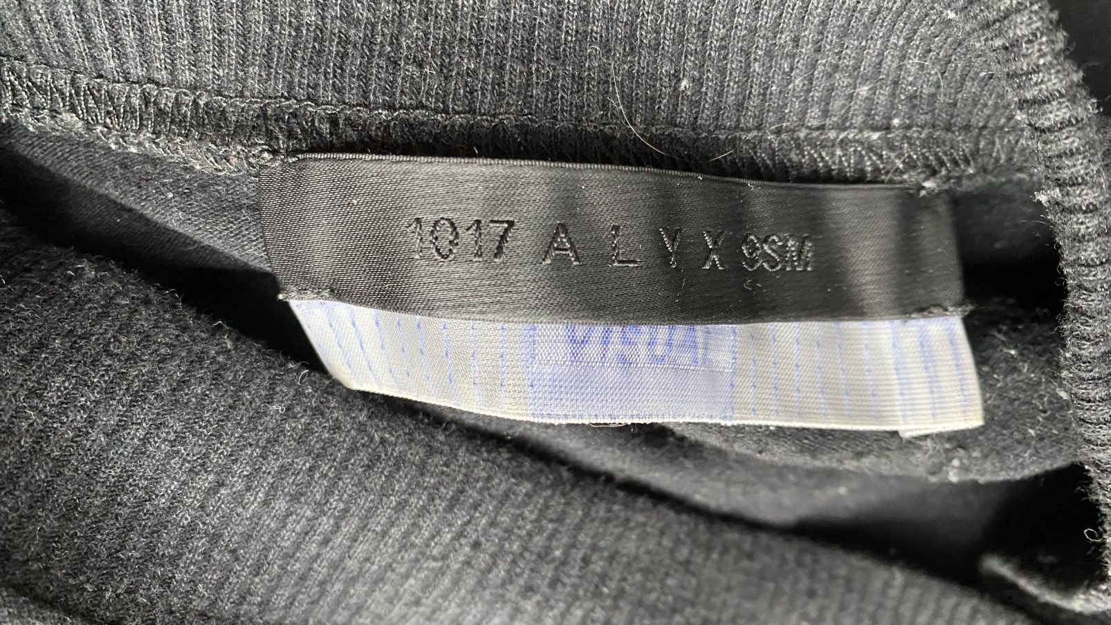1017 ALYX 9SM 1017 ALYX 9SM Longsleeve Black size medium Size US M / EU 48-50 / 2 - 3 Thumbnail