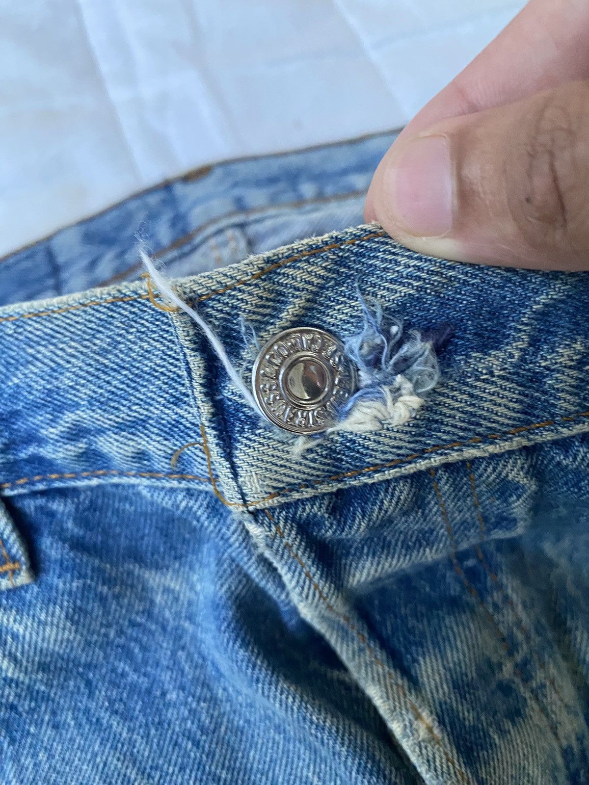 Levi's × Levi's Vintage Clothing VINTAGE LEVIS 501 USA THRASHED DISTRESS DENIM JEANS Size US 34 / EU 50 - 12 Thumbnail