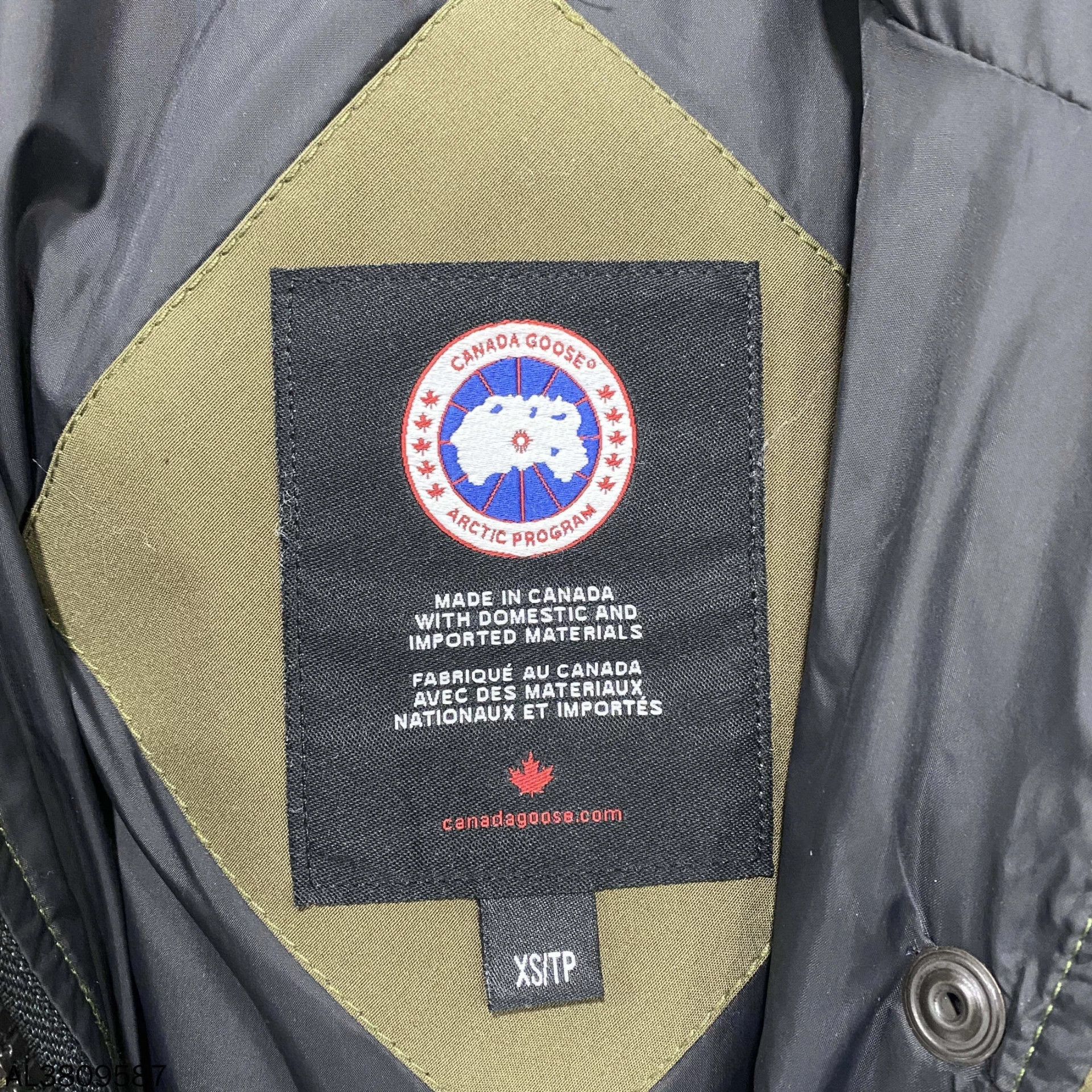 Canada Goose Canada Goose Classic Puffer Jacket XS Size US XS / EU 42 / 0 - 5 Thumbnail