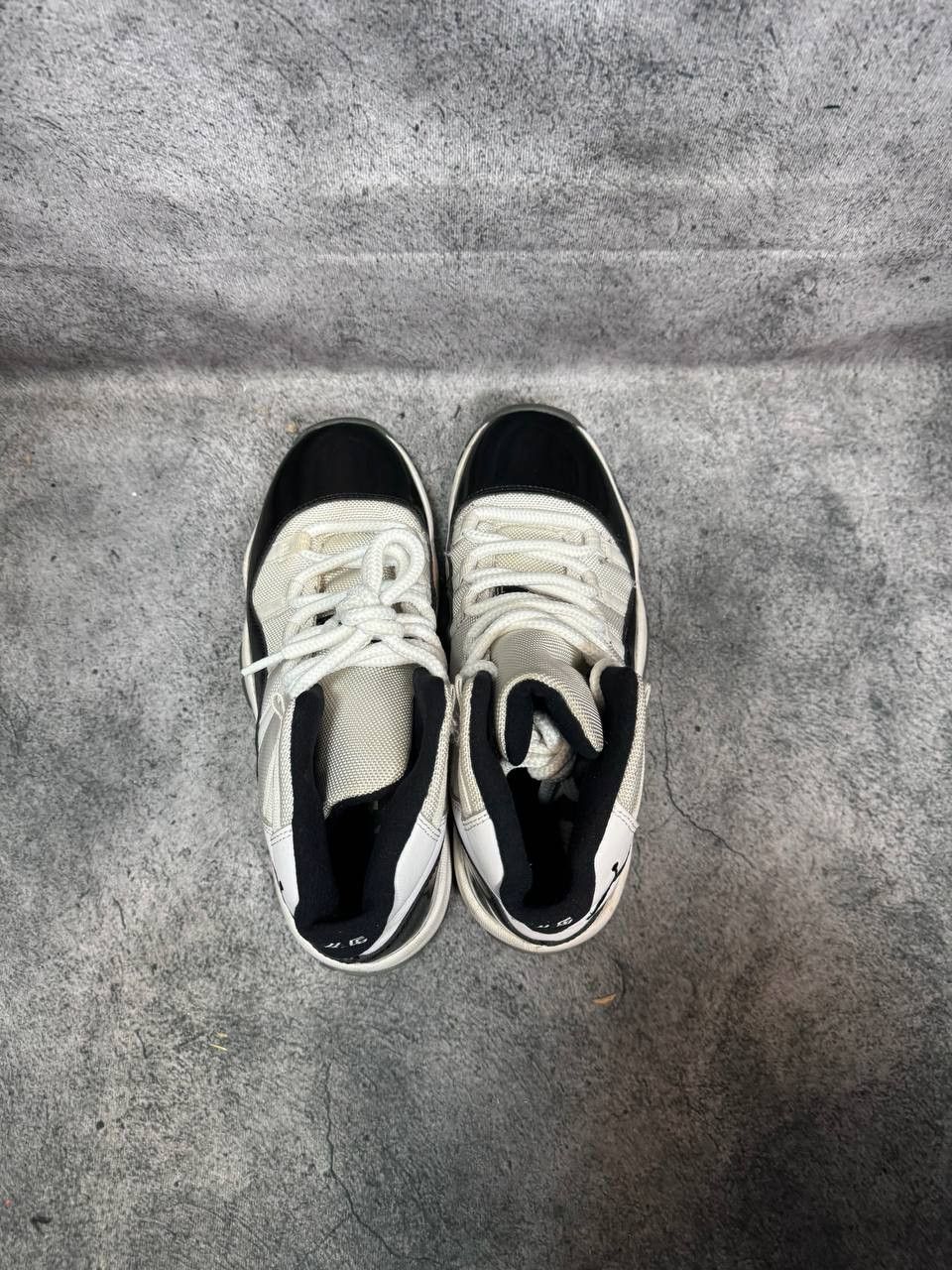 Jordan Brand Size 6Y | Jordan 11 Concord No Box | Pre-Owned Size US 6 / EU 39 - 4 Thumbnail