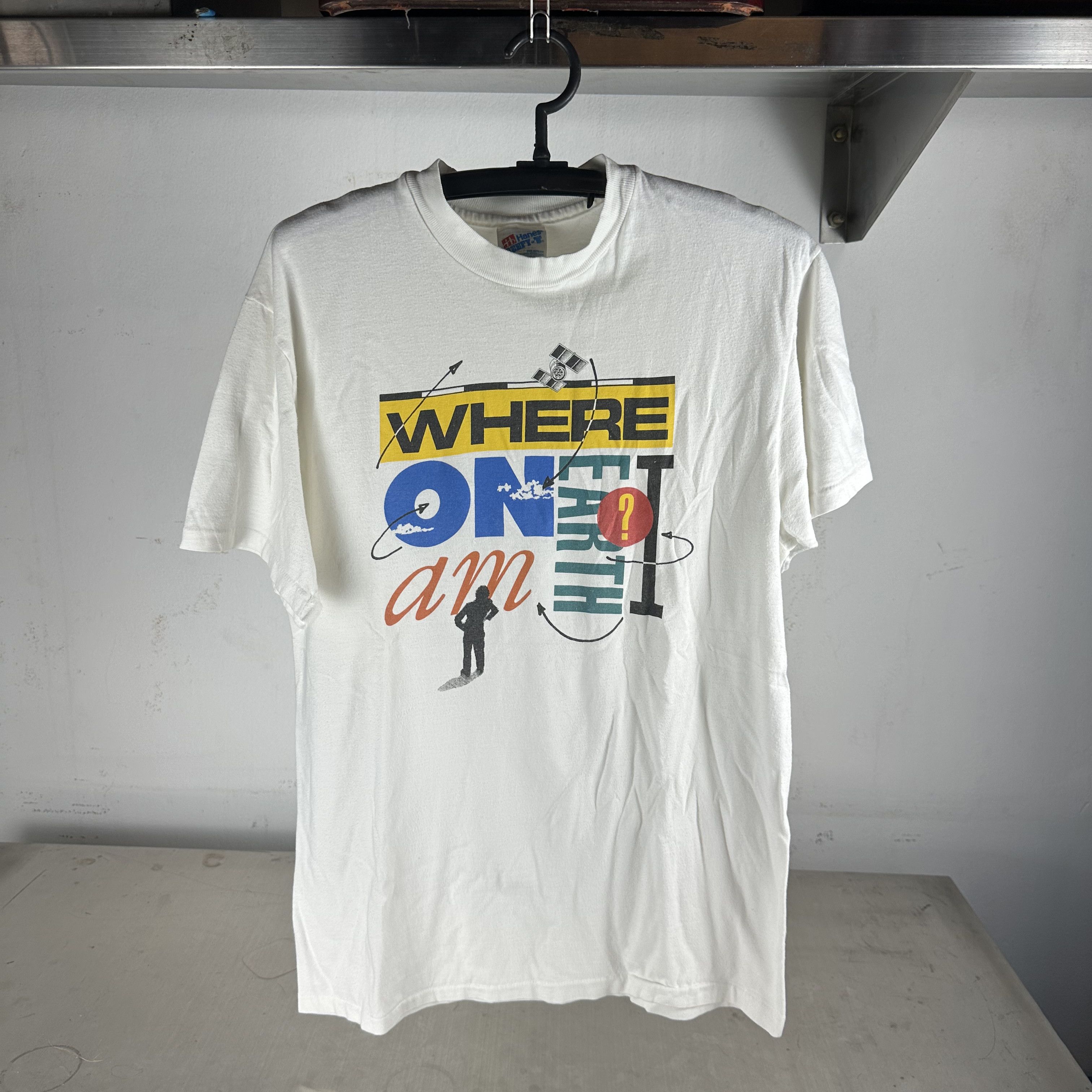 Vintage Vintage 90s Where On Earth Am I? Space GPS Graphic T-Shirt Size US M / EU 48-50 / 2 - 1 Thumbnail