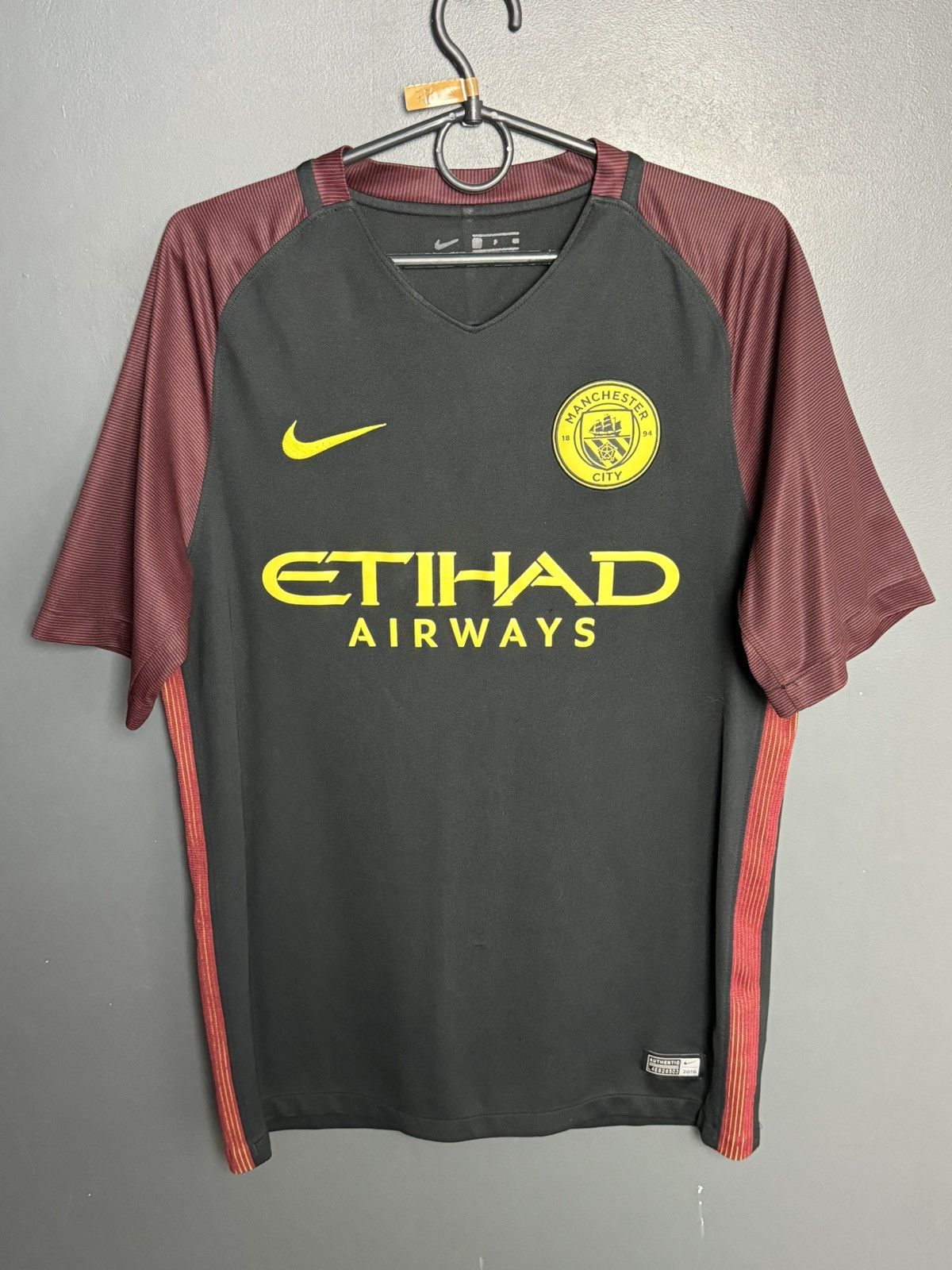 Nike Manchester City 16/17 Away Kun Aguero Football Jersey Size US S / EU 44-46 / 1 - 2 Thumbnail