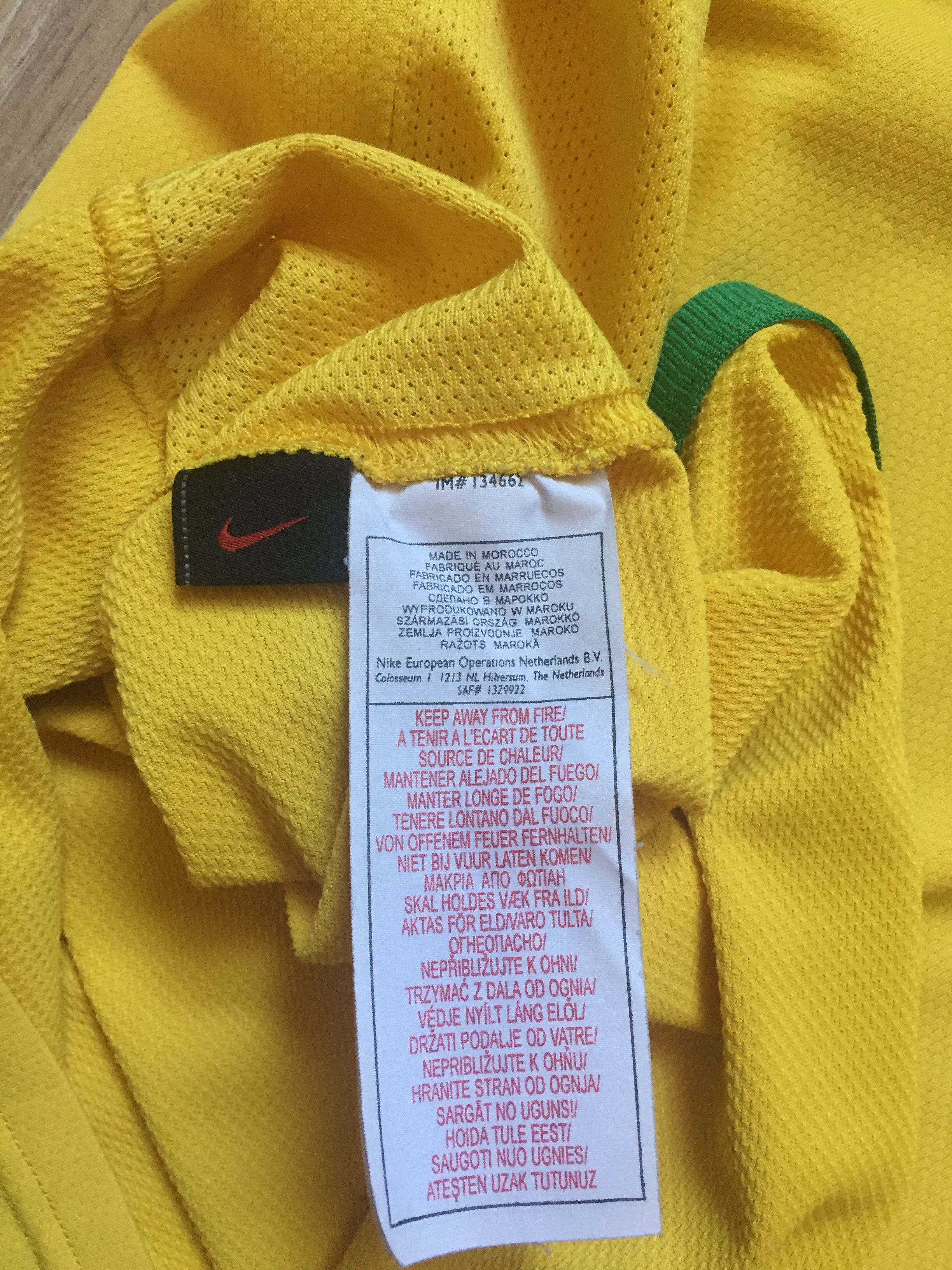 Nike × Vintage Vintage Nike Brazil Football Shirt 2006 Size US S / EU 44-46 / 1 - 7 Thumbnail