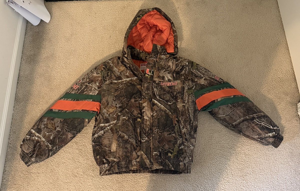 Mitchell & Ness × NCAA × Supreme Supreme x Mitchell & Ness NCAA 'TrueTimber Kanati Camo' Size US S / EU 44-46 / 1 - 2 Thumbnail