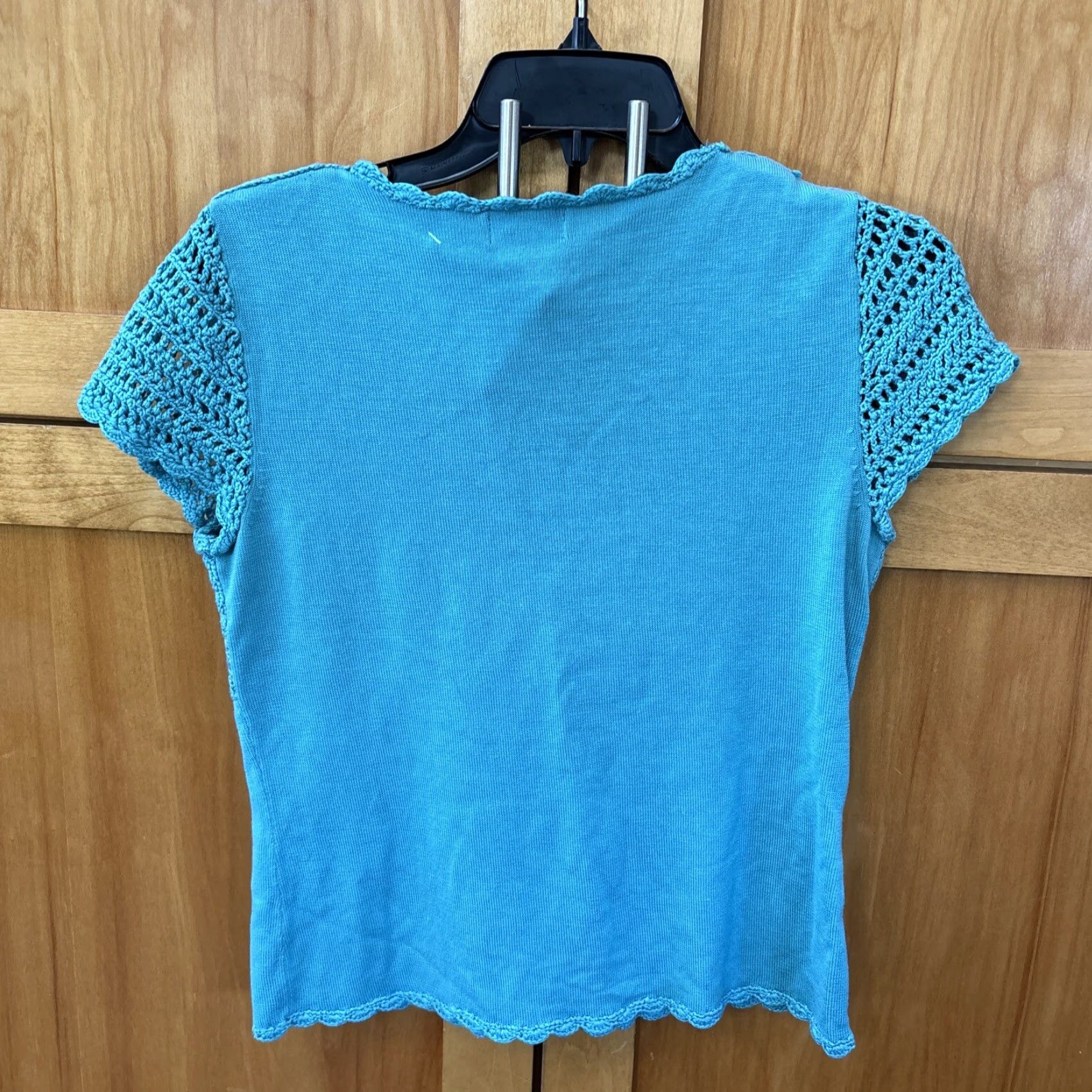 Vintage R.Q.T. Women Top Crochet V Neck Aqua Acrylic 16x21” Y2K Short Cap Sleeve S Blouse Vintage Classic Size S / US 4 / IT 40 - 7 Thumbnail