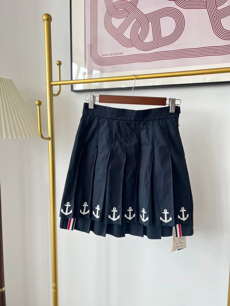 Thom Browne Embroidered pleated skirt with boat anchor