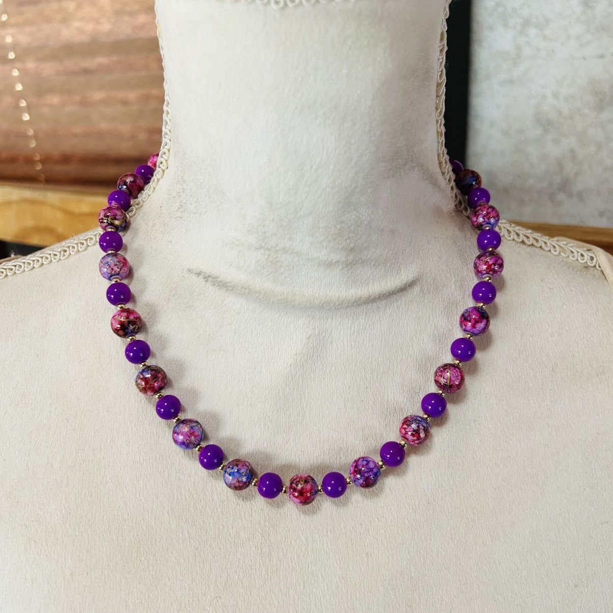 Handmade Handcrafted fuchsia art glass bead necklace Size ONE SIZE - 2 Thumbnail