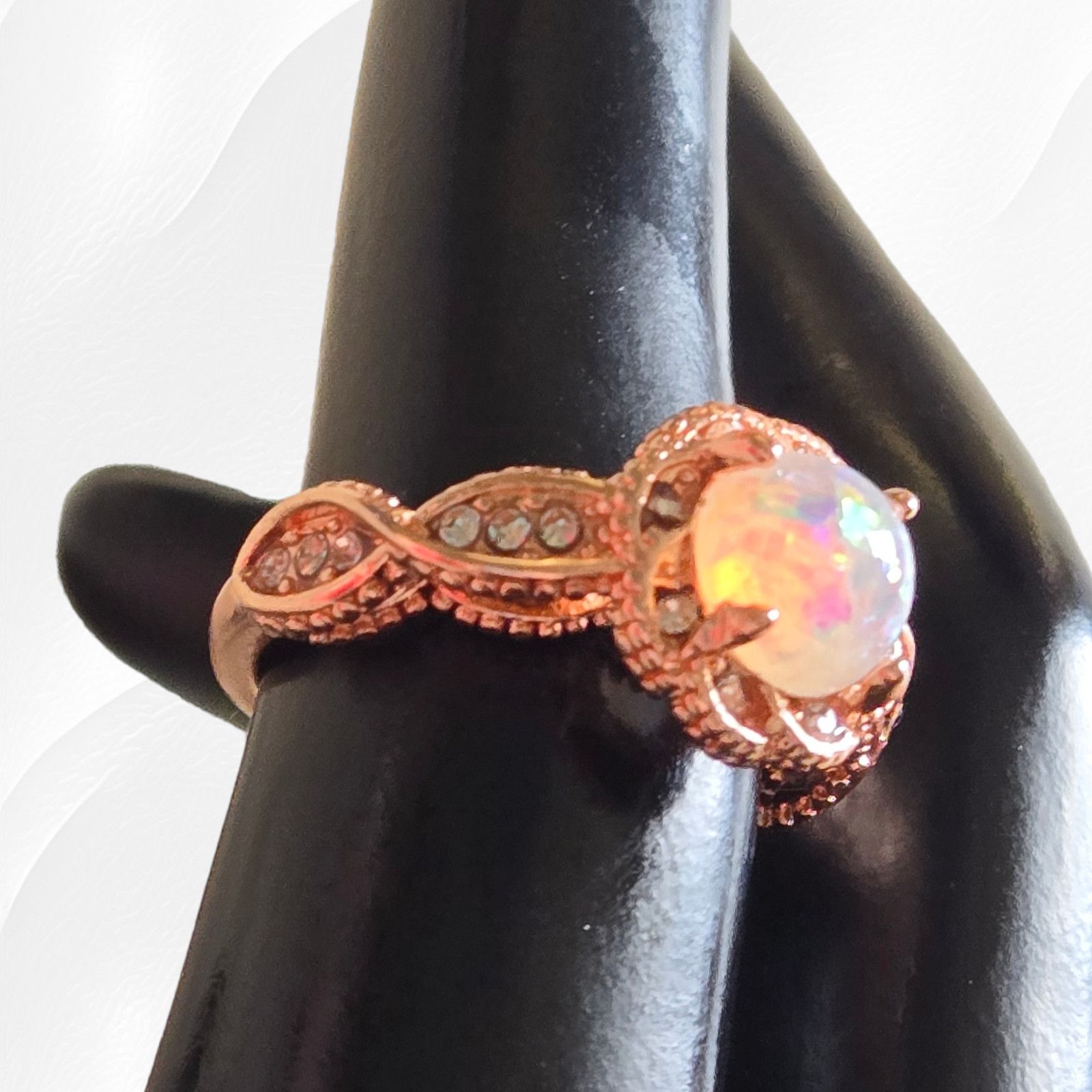 Other Opal Rose Golden Twist Band Fashion Ring Size 6 Size ONE SIZE - 6 Thumbnail