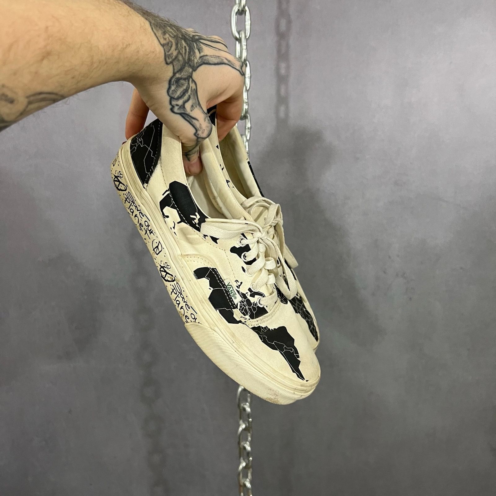 Vans Vans Era Shoe Save Our Planet Mens World Map Off The Wall Size US 7 / EU 40 - 1 Thumbnail