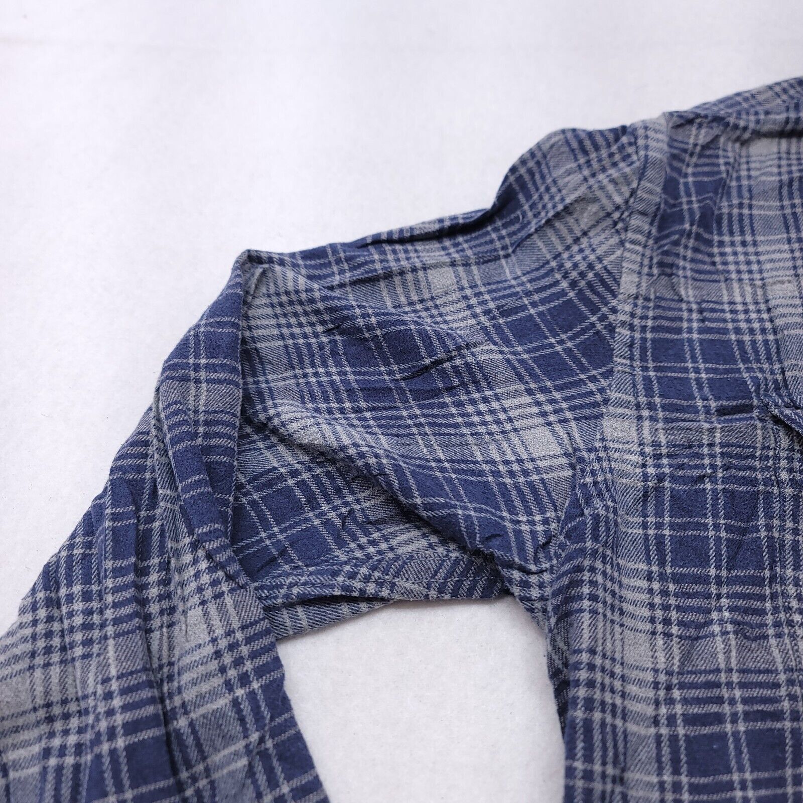 Old Navy Old Navy Tartan Flannel Casual Shirt Mens Size L Blue Gray Size US L / EU 52-54 / 3 - 4 Thumbnail