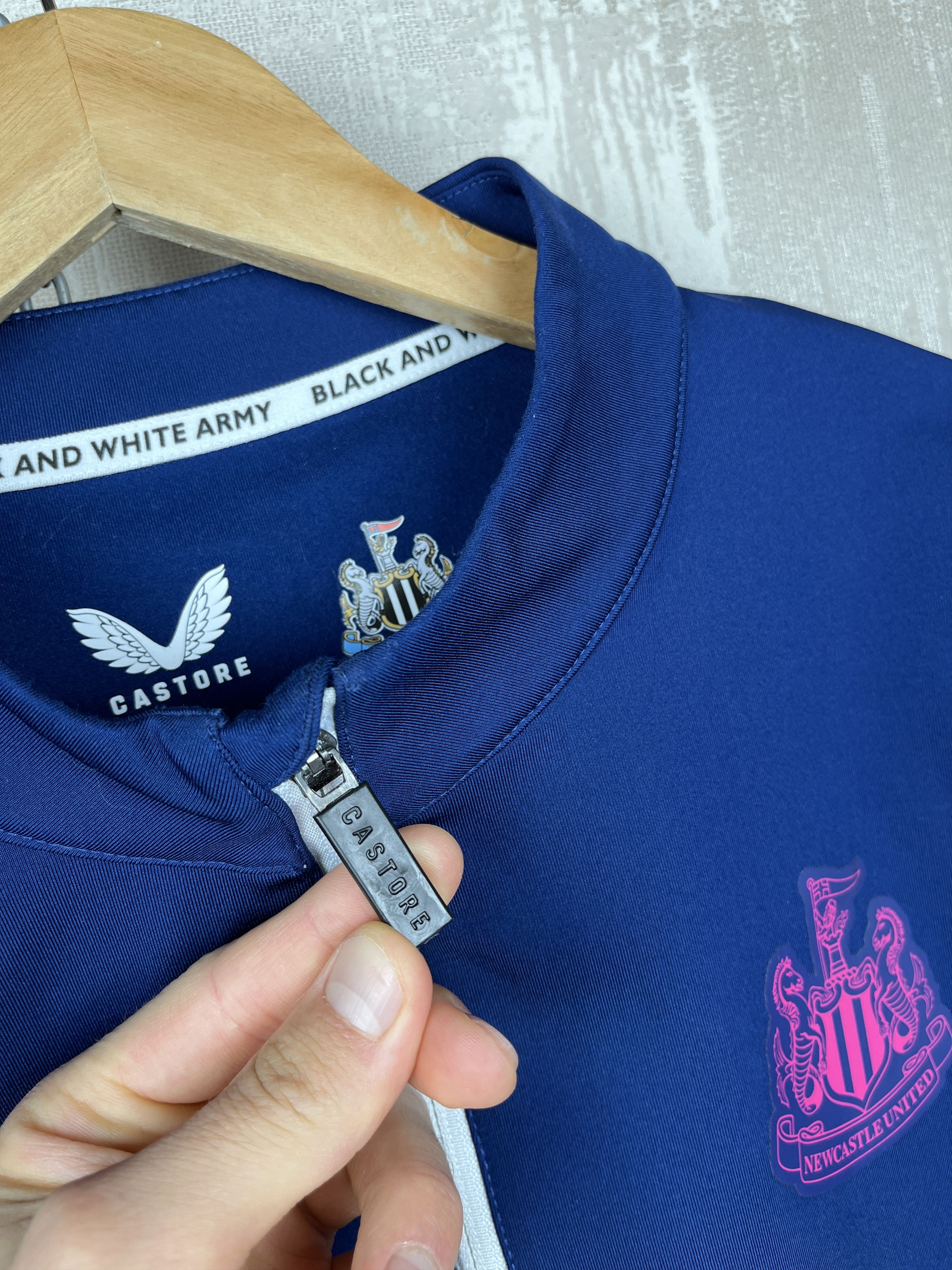 Other Castore Newcastle United Soccer 1/4 Zip Training Pullover Size US XL / EU 56 / 4 - 5 Thumbnail