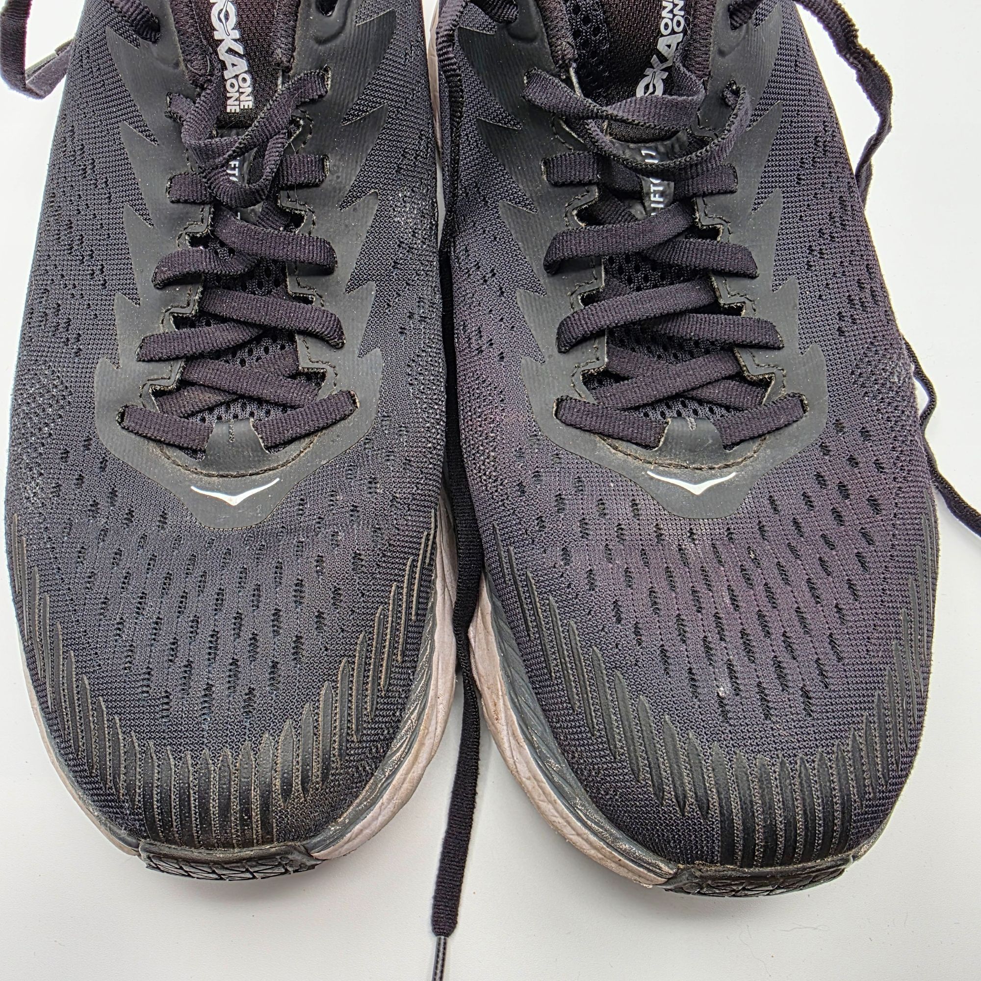 Hoka Hoka One One Clifton 7 Mens Size 10 Black White Athletic Sho Size US 10 / EU 43 - 10 Thumbnail