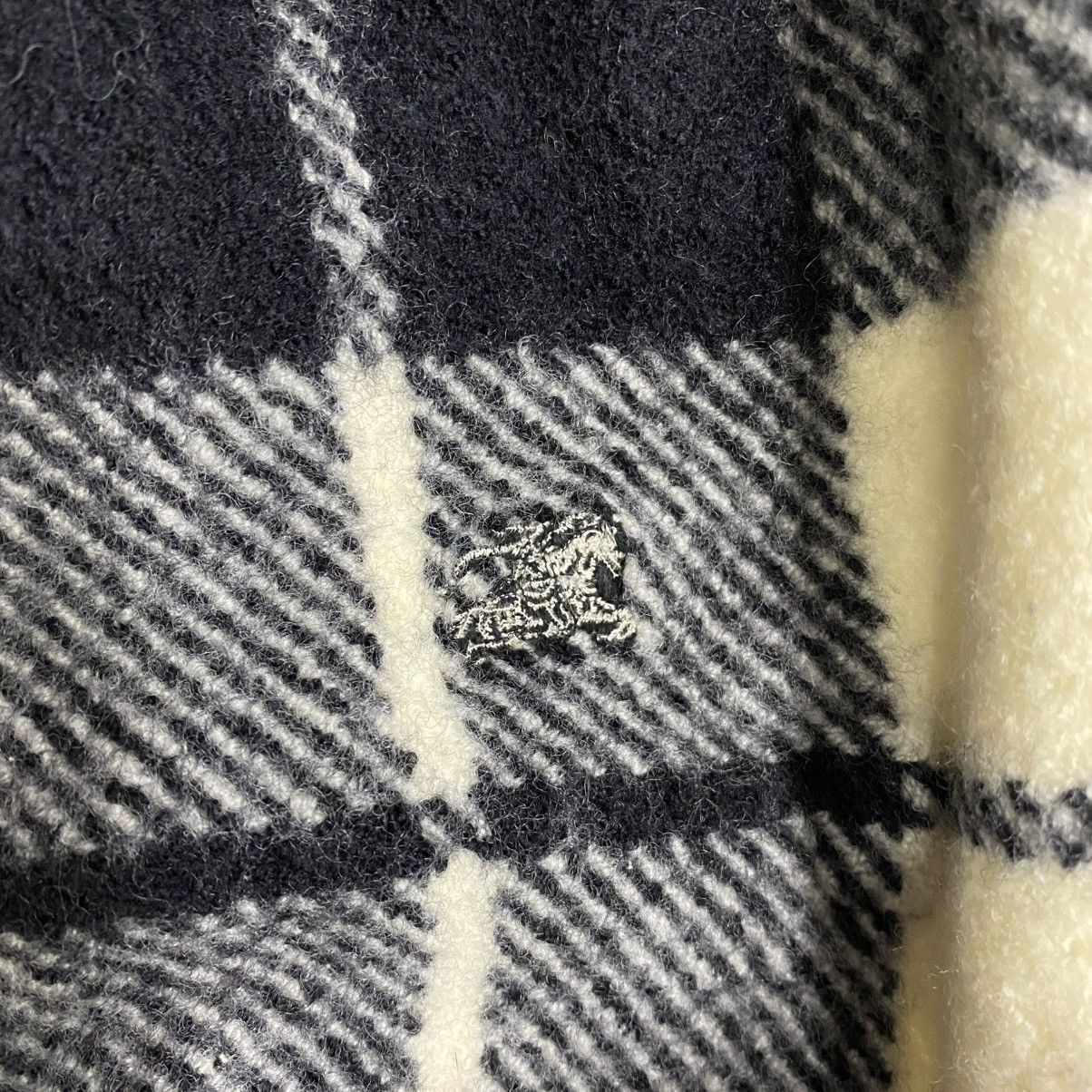 Burberry BURBERRYS PLAID WOOL HOODED CAPE SCARF BUR071 Size ONE SIZE - 6 Thumbnail