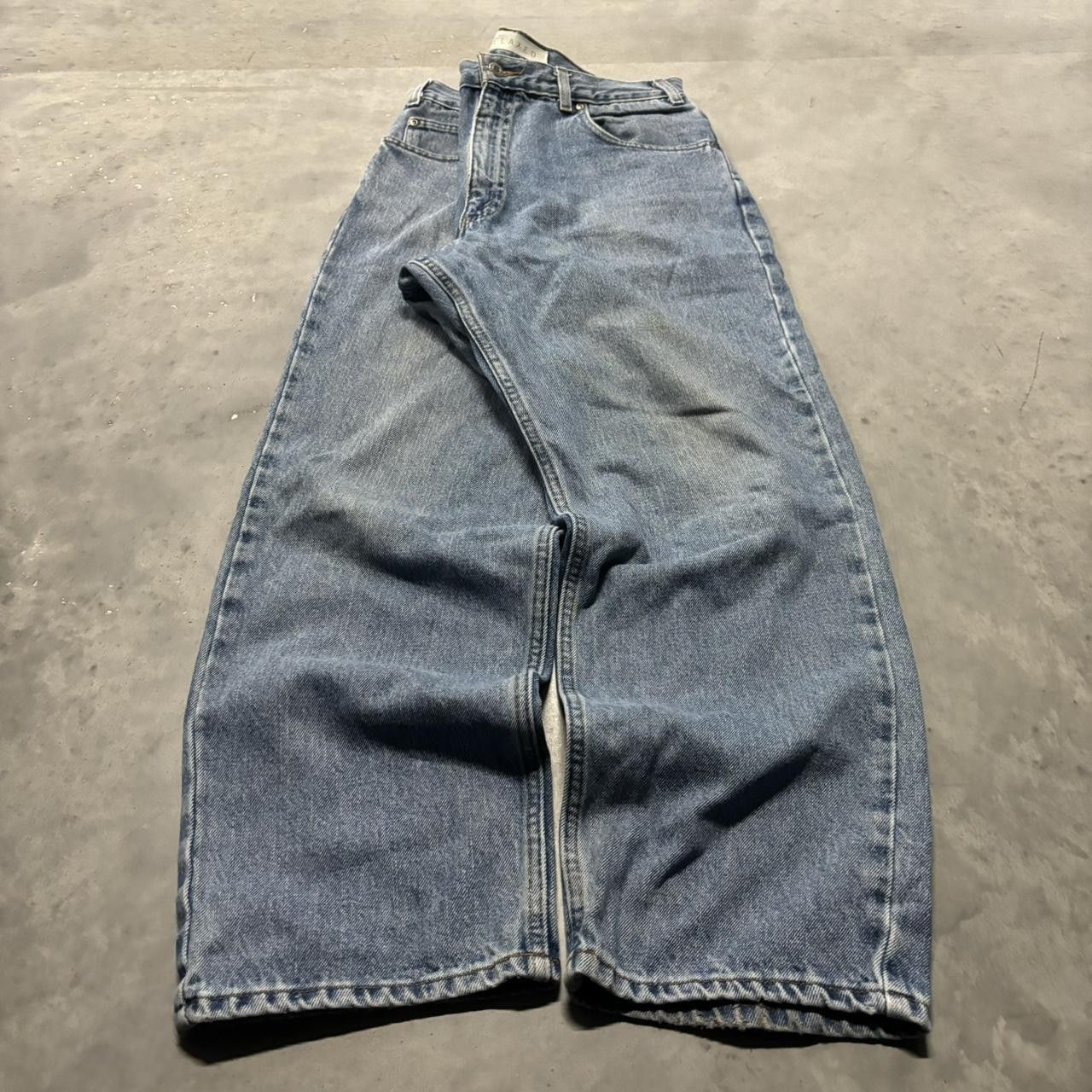 Japanese Brand × Vintage Crazy Vintage Y2K/2000s Medium Wash Essential Denim Jeans! Size US 34 / EU 50 - 3 Thumbnail