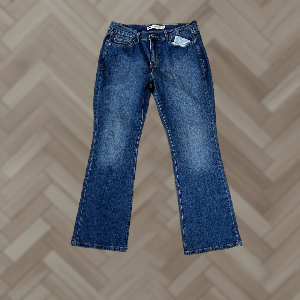 Levi's Levi's 515 Jeans Women Bootcut Mid Rise Medium Wash Denim 10 30x30 Size 32" / US 10 / IT 46 - 1 Thumbnail