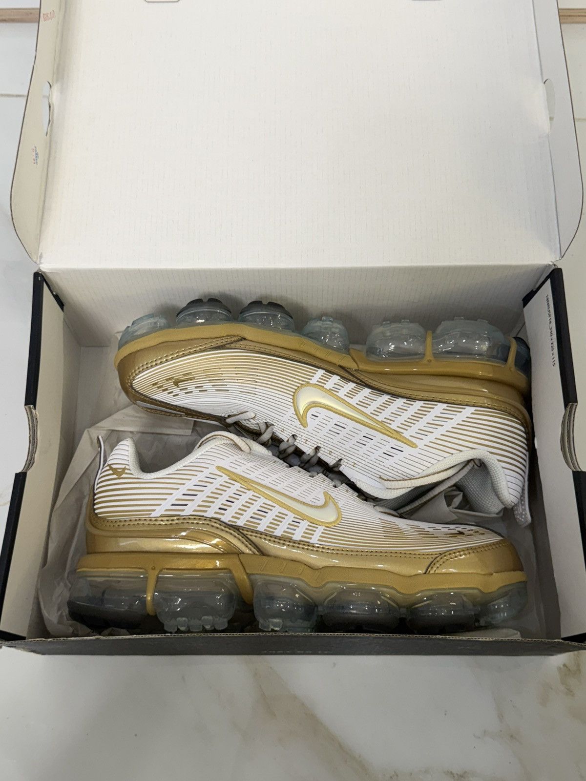 Nike Nike Air VaporMax 360 White Metallic Gold Size 9.5 Size US 9.5 / EU 42-43 - 1 Thumbnail