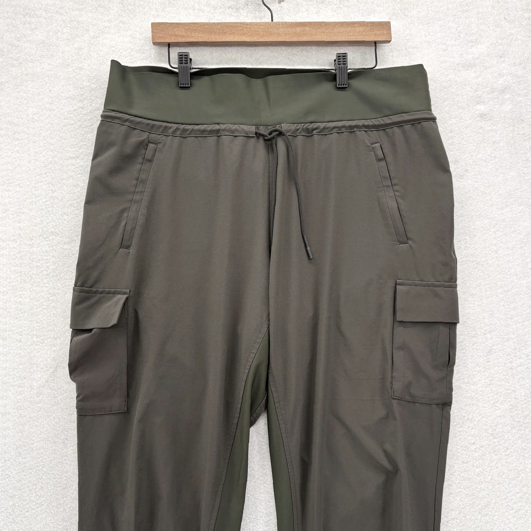 Athleta Athleta Pants Womens 16 Green Jogger Cargo Pockets Travel Hiking Stretch Lightweight Woven Athleisure Size 38" / US 16 / IT 52 - 2 Thumbnail
