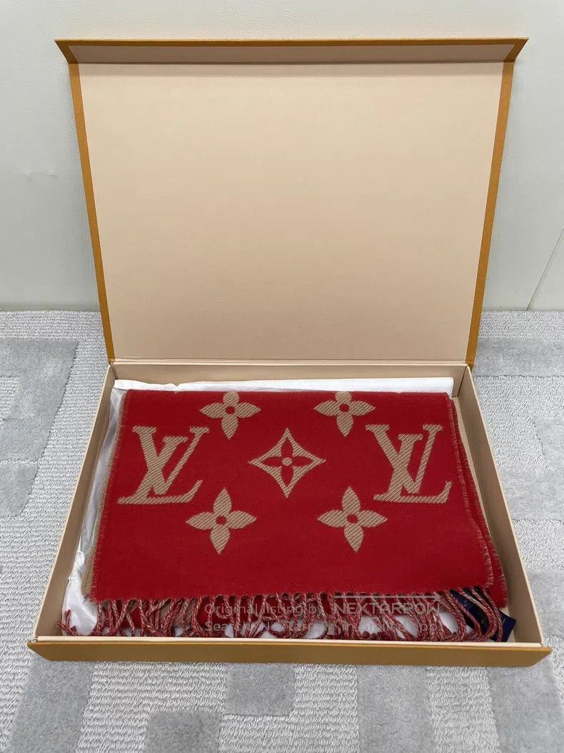 Louis Vuitton Louis Vuitton Rabbit Year Full Logo Scarf Size ONE SIZE - 1 Thumbnail