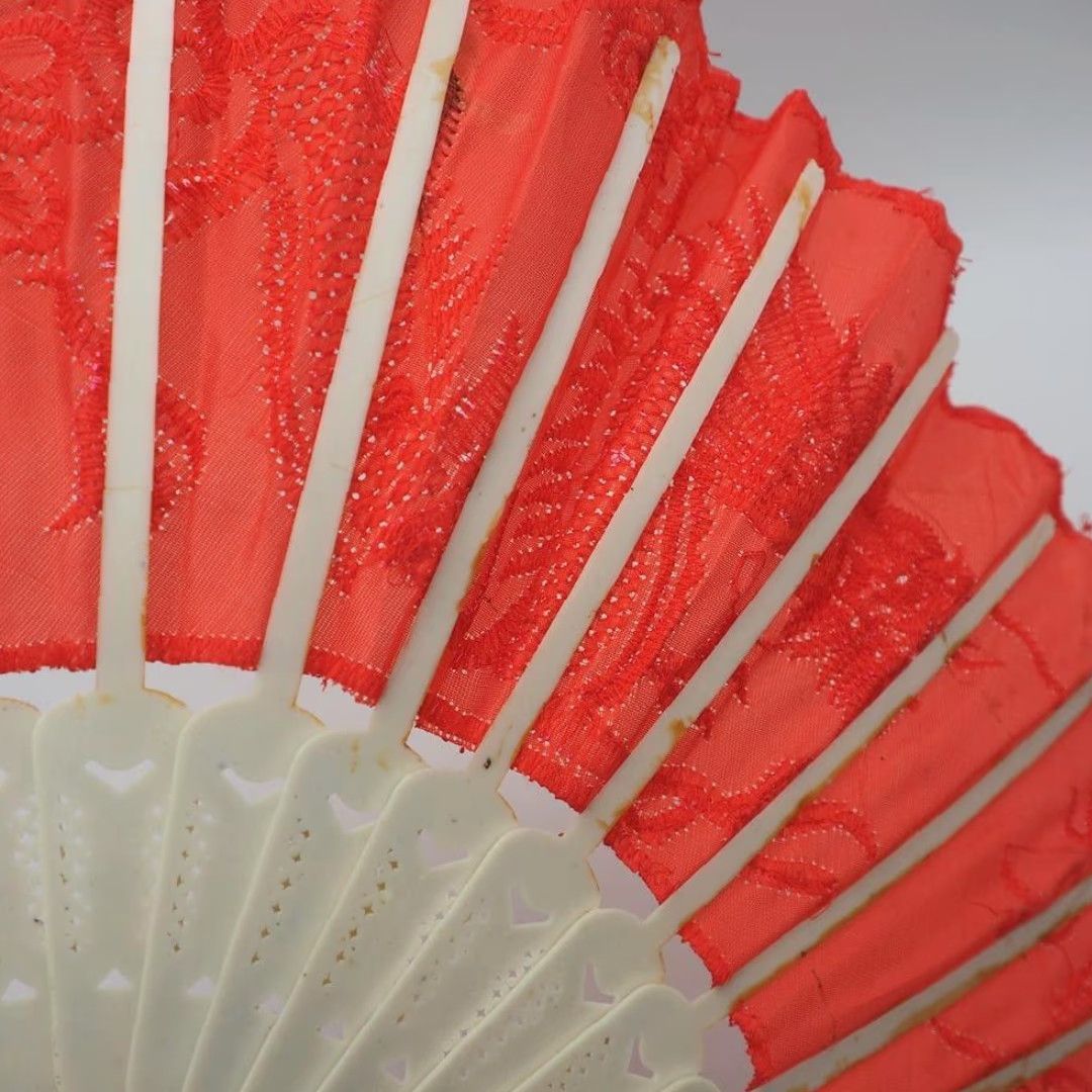 Vintage Vintage Ladies Plastic & Fabric Folding Fan Size ONE SIZE - 2 Thumbnail