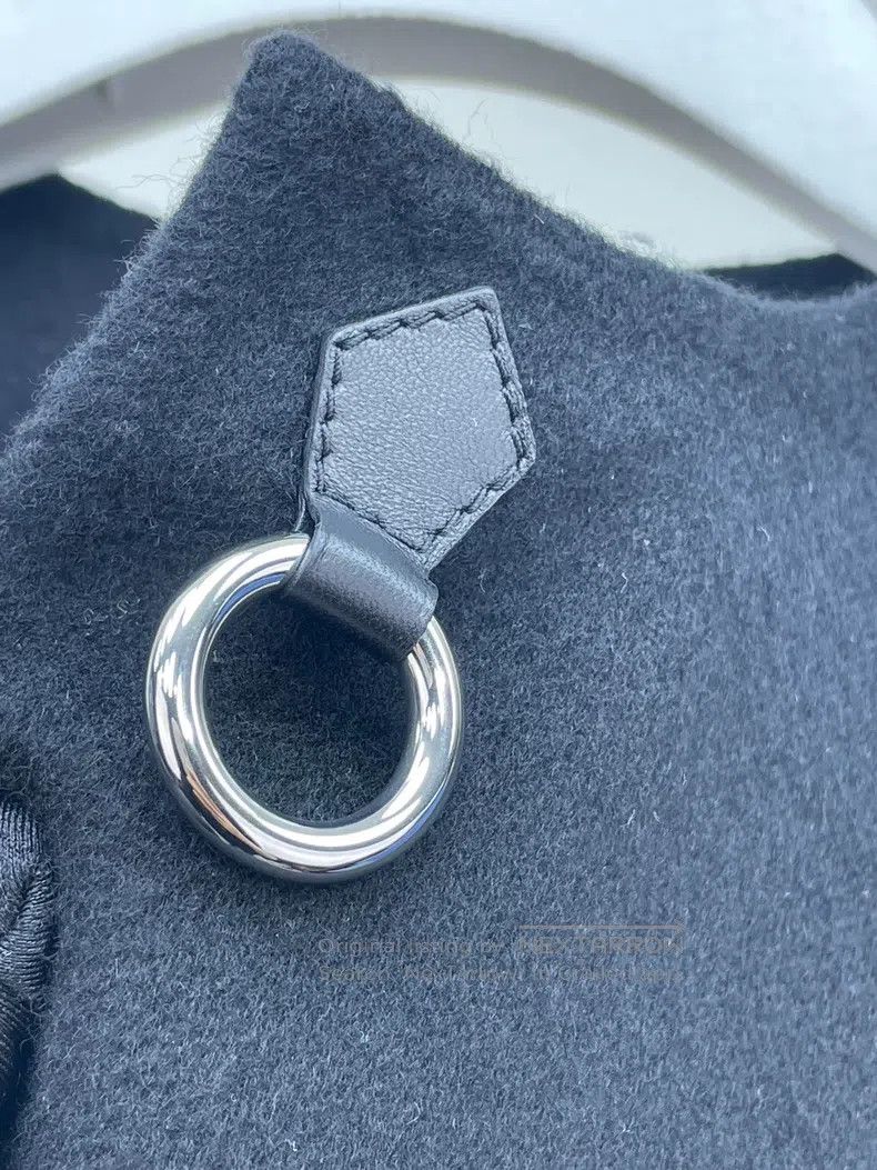 Hermes Hermes Round metal button black cashmere long vest Size XS / US 0-2 / IT 36-38 - 4 Thumbnail