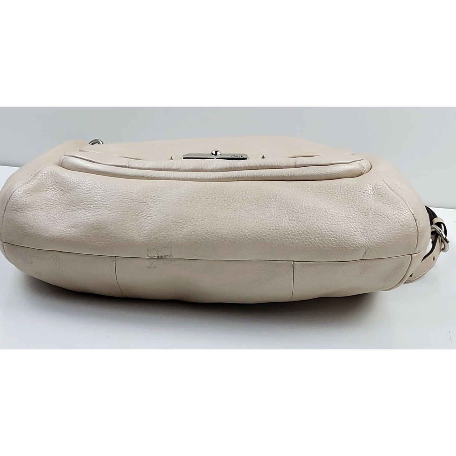 Coach Coach Kristin Leather Large Hobo F22309 Champagne Silver Shoulder Handbag Purse Size ONE SIZE - 5 Thumbnail