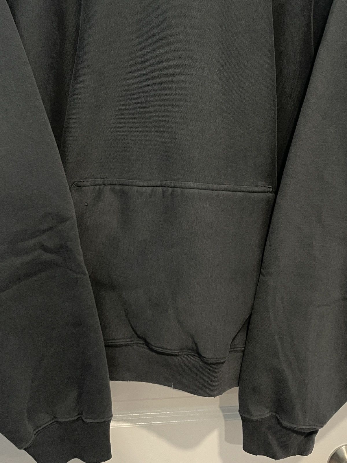 Balenciaga × Gap × Kanye West Yeezy Gap Balenciaga High Neck Distressed Mockneck Sweater Size US XS / EU 42 / 0 - 4 Thumbnail