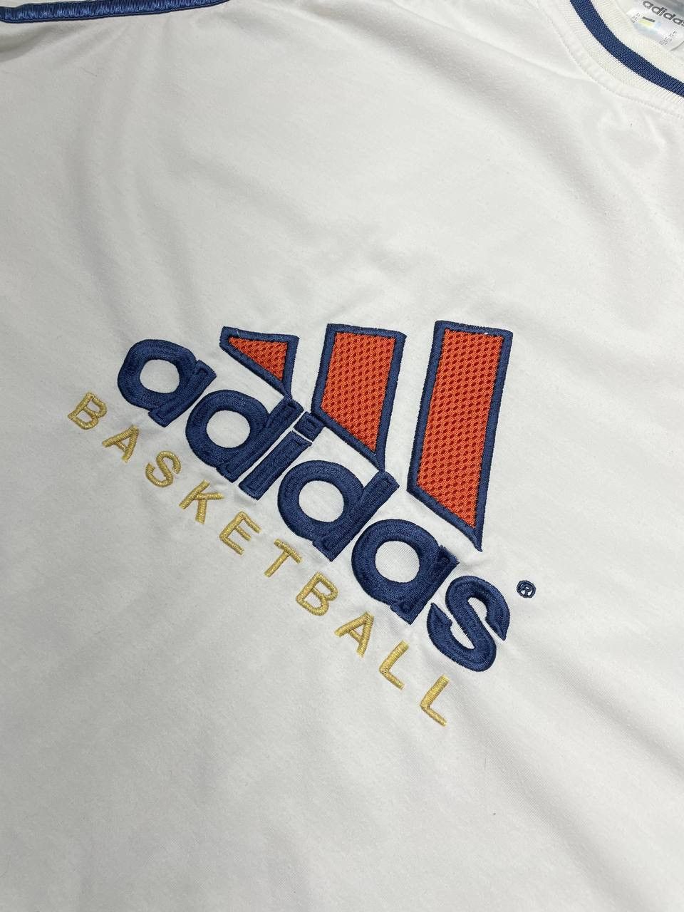 Adidas Vintage Adidas Basketball T-Shirt NBA Big Logo Y2K USA Size US XL / EU 56 / 4 - 5 Thumbnail