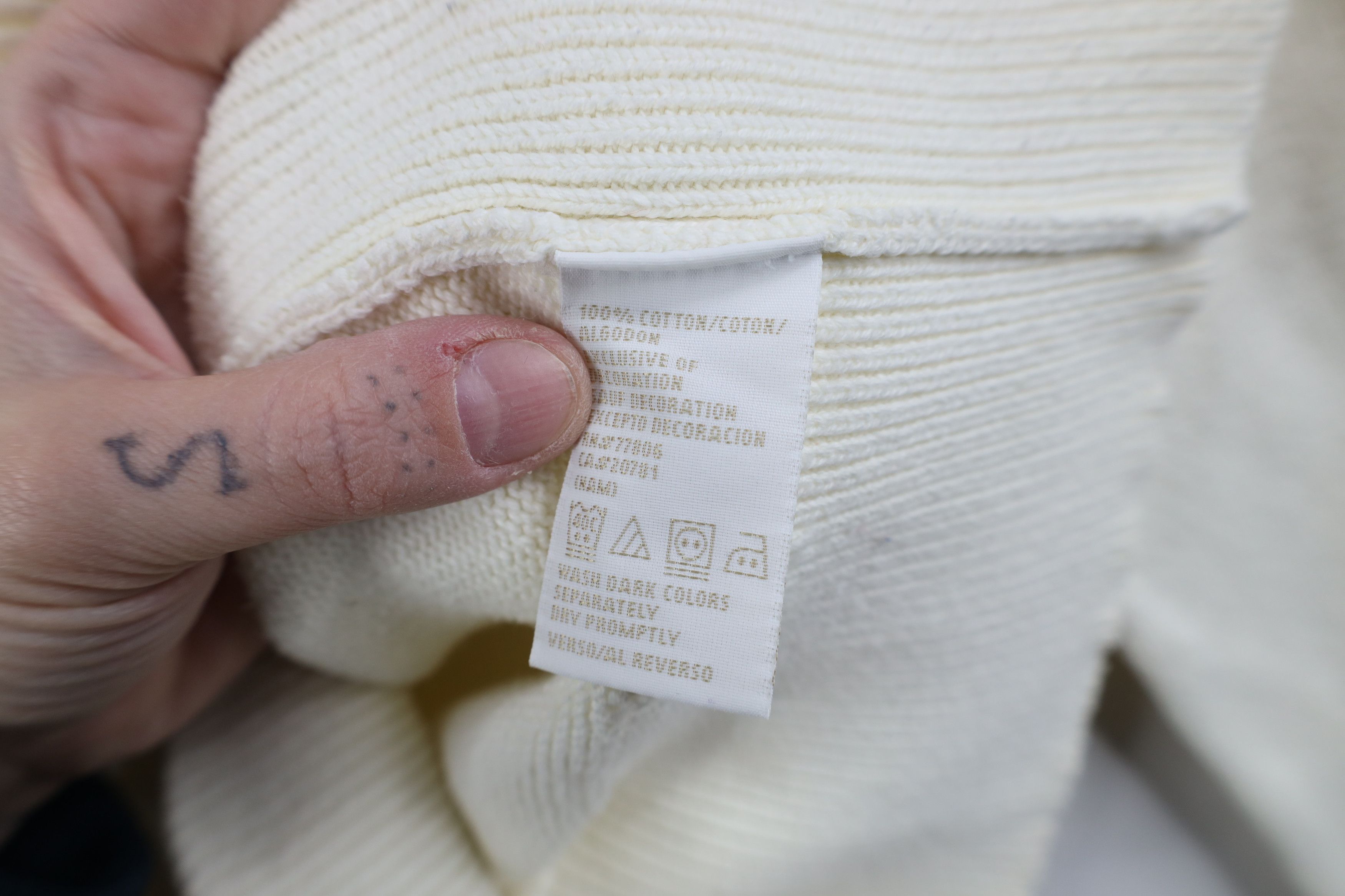 Tommy Hilfiger Vintage 90s Y2K Tommy Hilfiger Logo Knit Sweater Cream Size M / US 6-8 / IT 42-44 - 10 Thumbnail