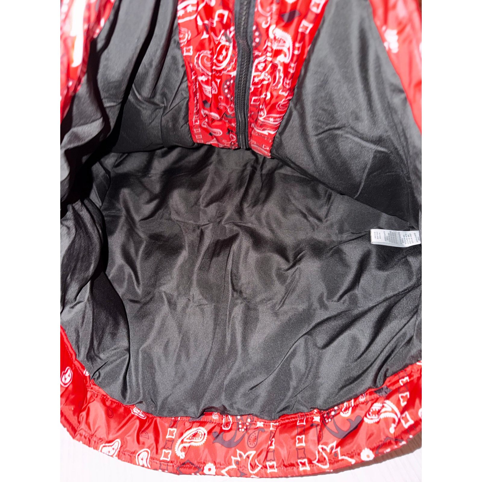 Levi's Levi’s Red Paisley Puffer Jacket Size Mens Large Brand New Size L / US 10 / IT 46 - 4 Thumbnail