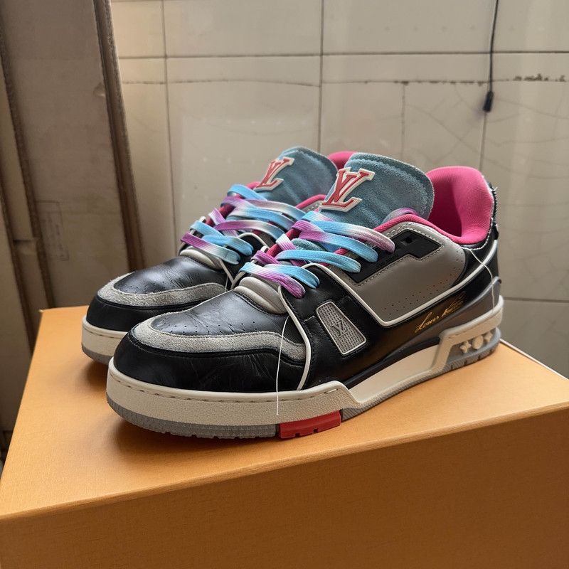 Louis Vuitton Louis Vuitton Stylish Low-Top Trainer Sneakers 0079 Size US 10.5 / EU 43-44 - 1 Thumbnail