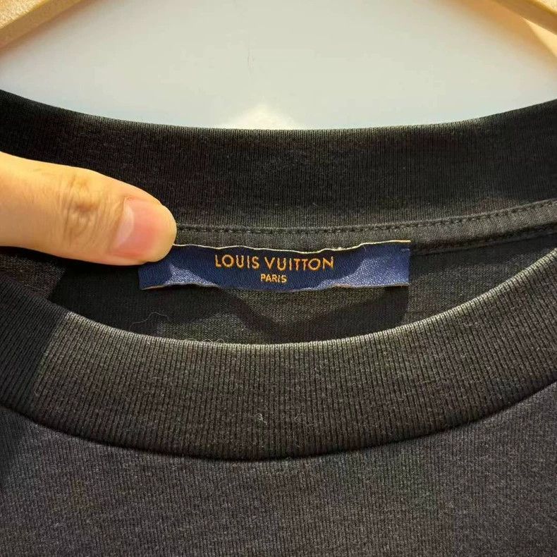 Louis Vuitton Louis Vuitton nba short sleeves Size US XL / EU 56 / 4 - 3 Thumbnail