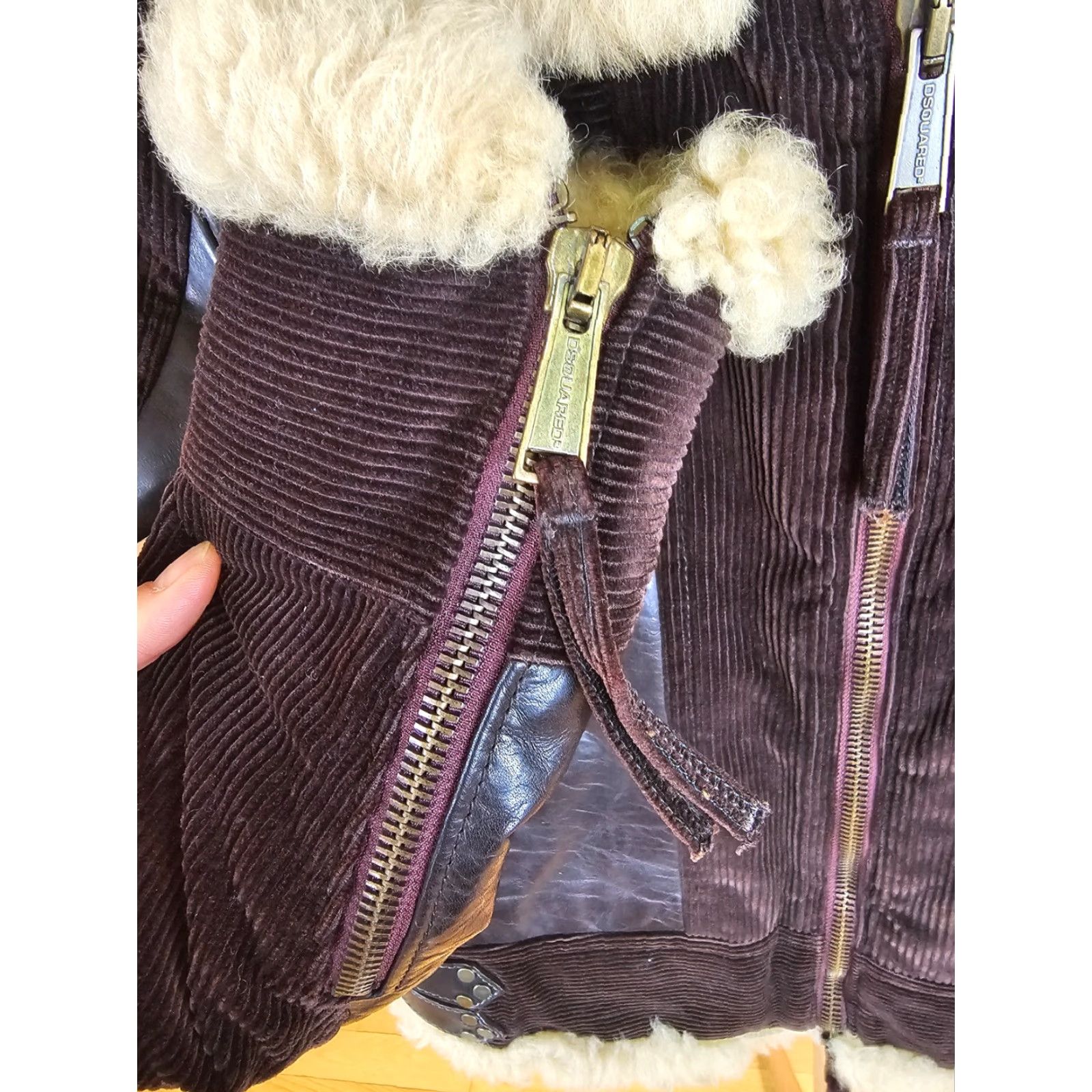 Dsquared2 VINTAGE Dsquared2 JACKET Motorcycle Jacket Fur Collar Corduroy/Leather SZ 38 US Brown Leather Patent Men 90s 2000s Mens Size US XXS / EU 40 - 7 Thumbnail