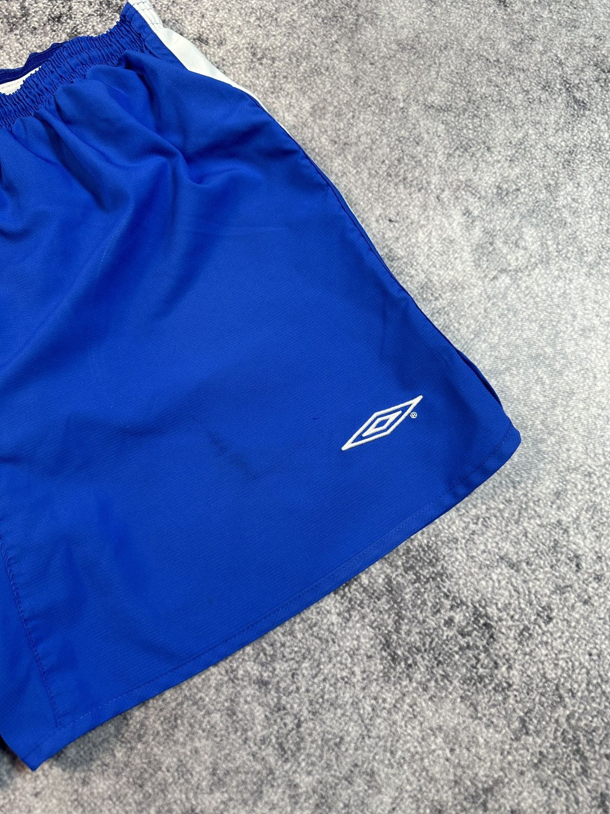 Umbro × Vintage Vintage Umbro Chelsea Soccer Shorts Streetwear L Rare Casual Size US 33 - 3 Thumbnail