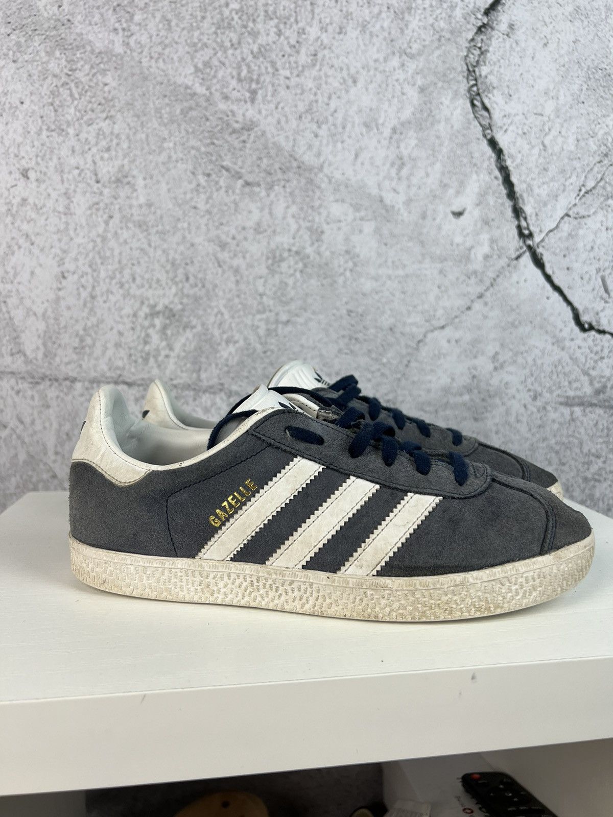 Adidas Adidas Gazelle Low Sneakers Rare Color Casual Streetwear Size US 4.5 / IT 34.5 - 9 Thumbnail