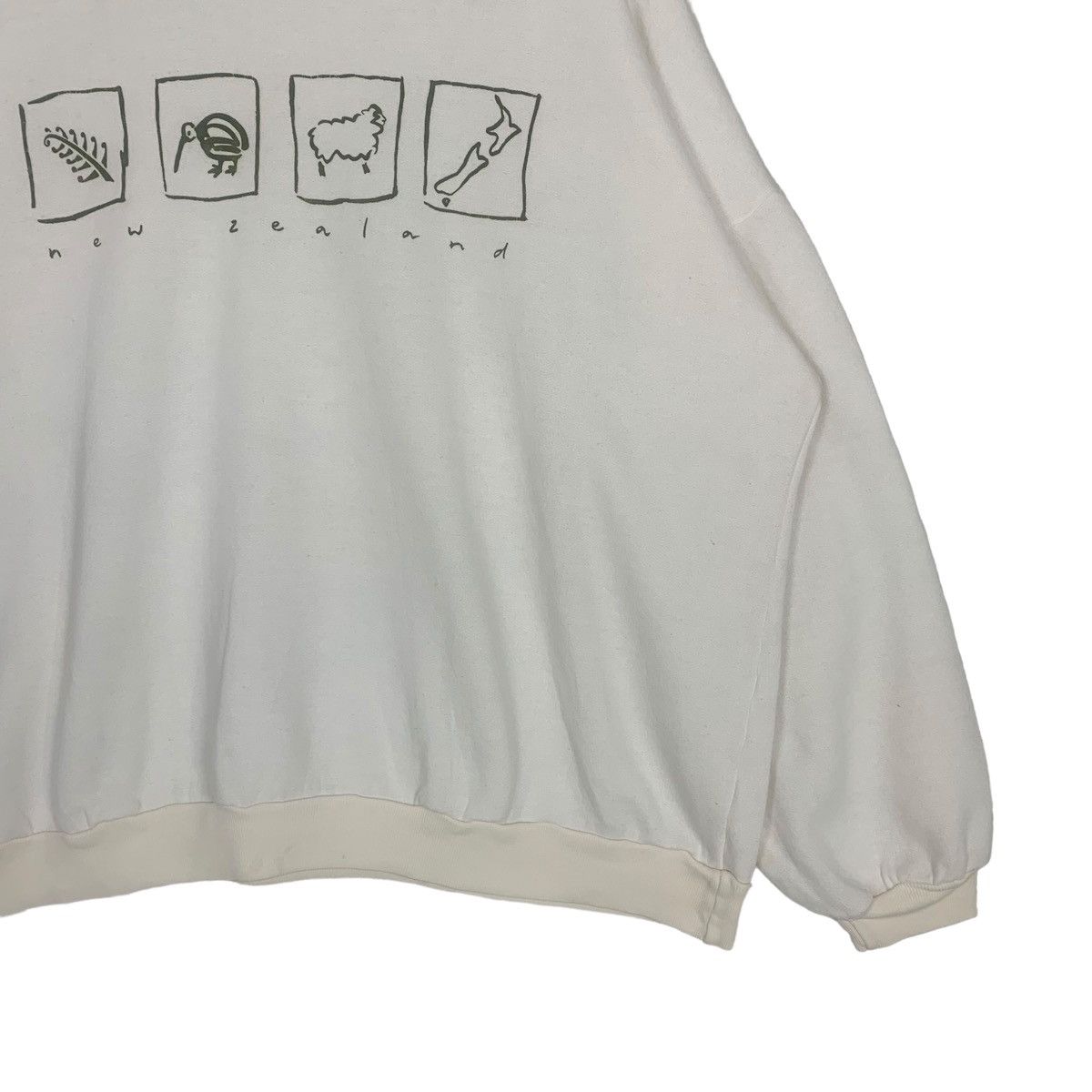 Vintage Vintage The New Zealand Affair Crewneck Sweatshirt Size US XL / EU 56 / 4 - 5 Thumbnail