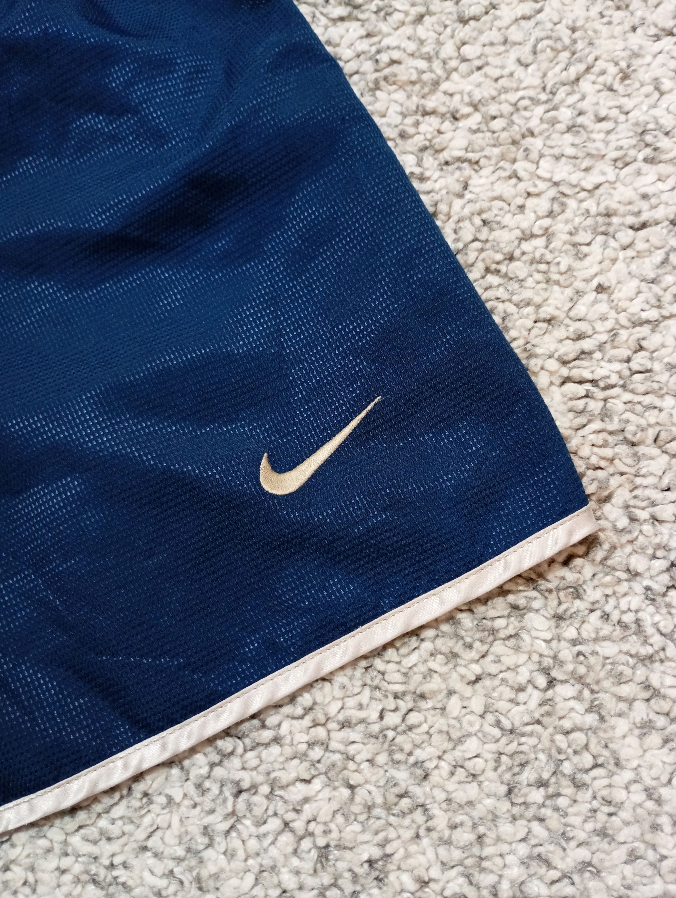 Nike Vintage Nike FC Barcelona Football Soccer Shorts Size US 36 / EU 52 - 4 Thumbnail