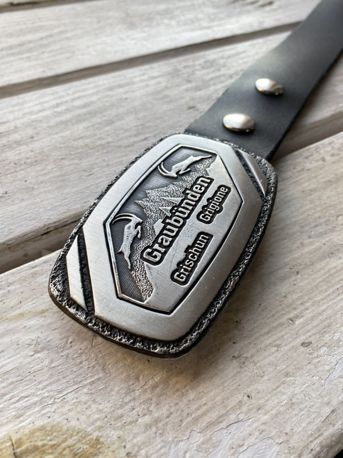 Vintage Vintage 90’s Switzerland Buckle Graubünden Leather YK2 Belt Size ONE SIZE - 4 Thumbnail