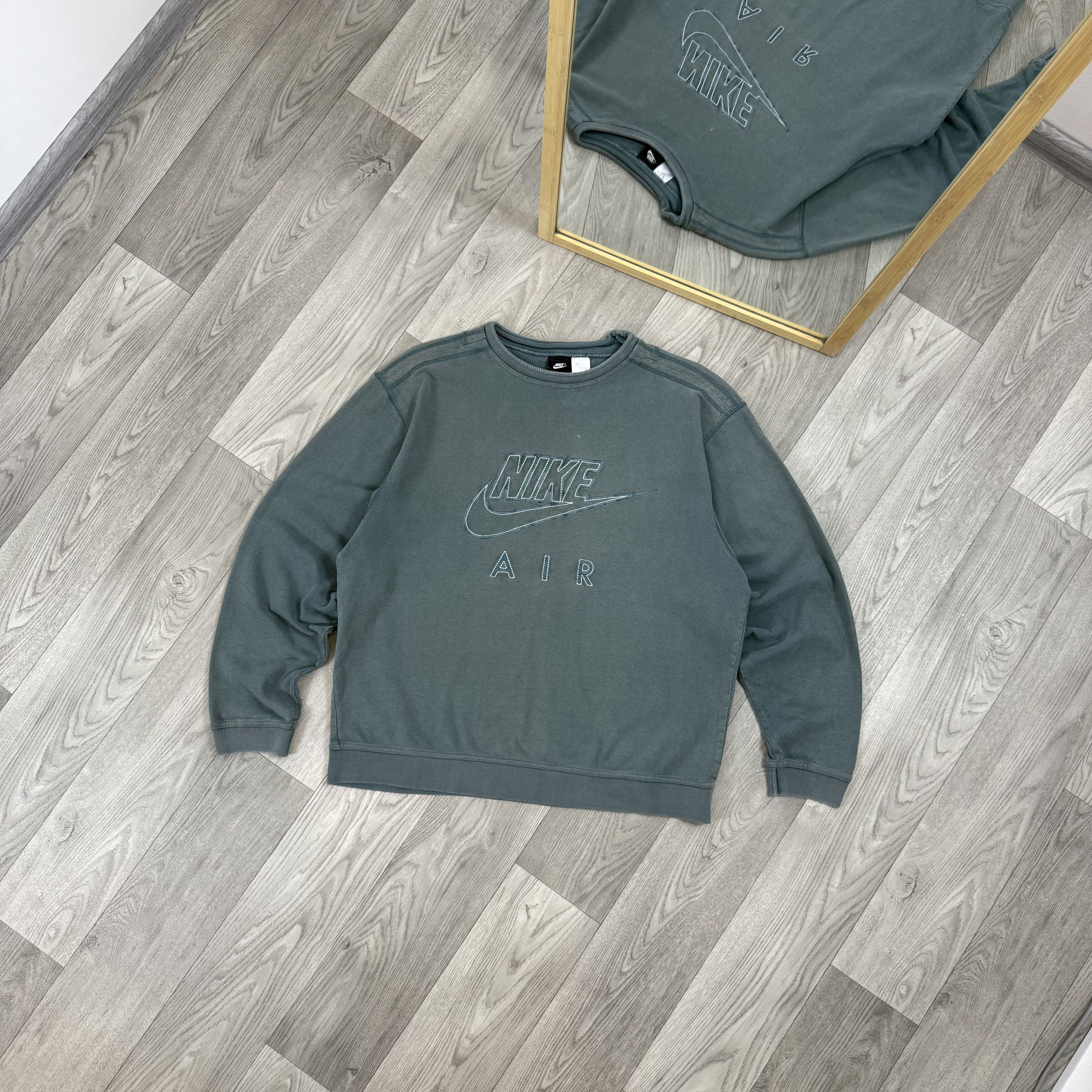 Nike Vintage Nike Air 90s Embroidered Crewneck Sweatshirt Size US M / EU 48-50 / 2 - 2 Thumbnail
