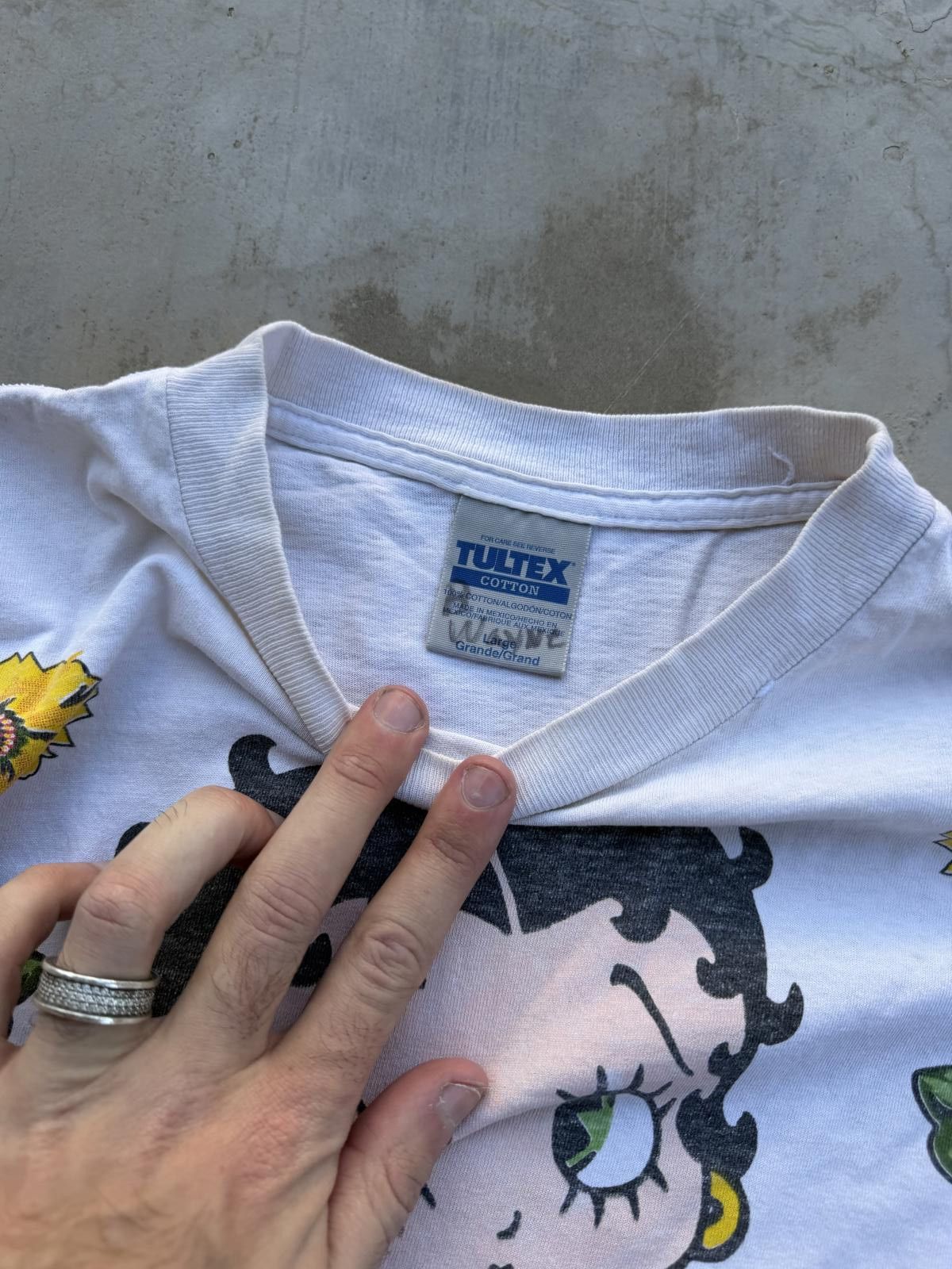 Tultex Vintage 1994 Betty Boop “100% Home Grown” All Over Print Tee Size US L / EU 52-54 / 3 - 4 Thumbnail