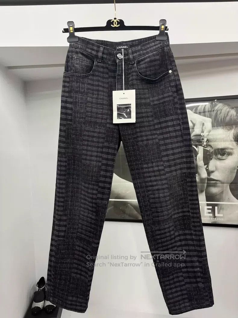 Other Chanel Black checkered jeans with diamond buckle Size 42" / US 20 - 1 Thumbnail
