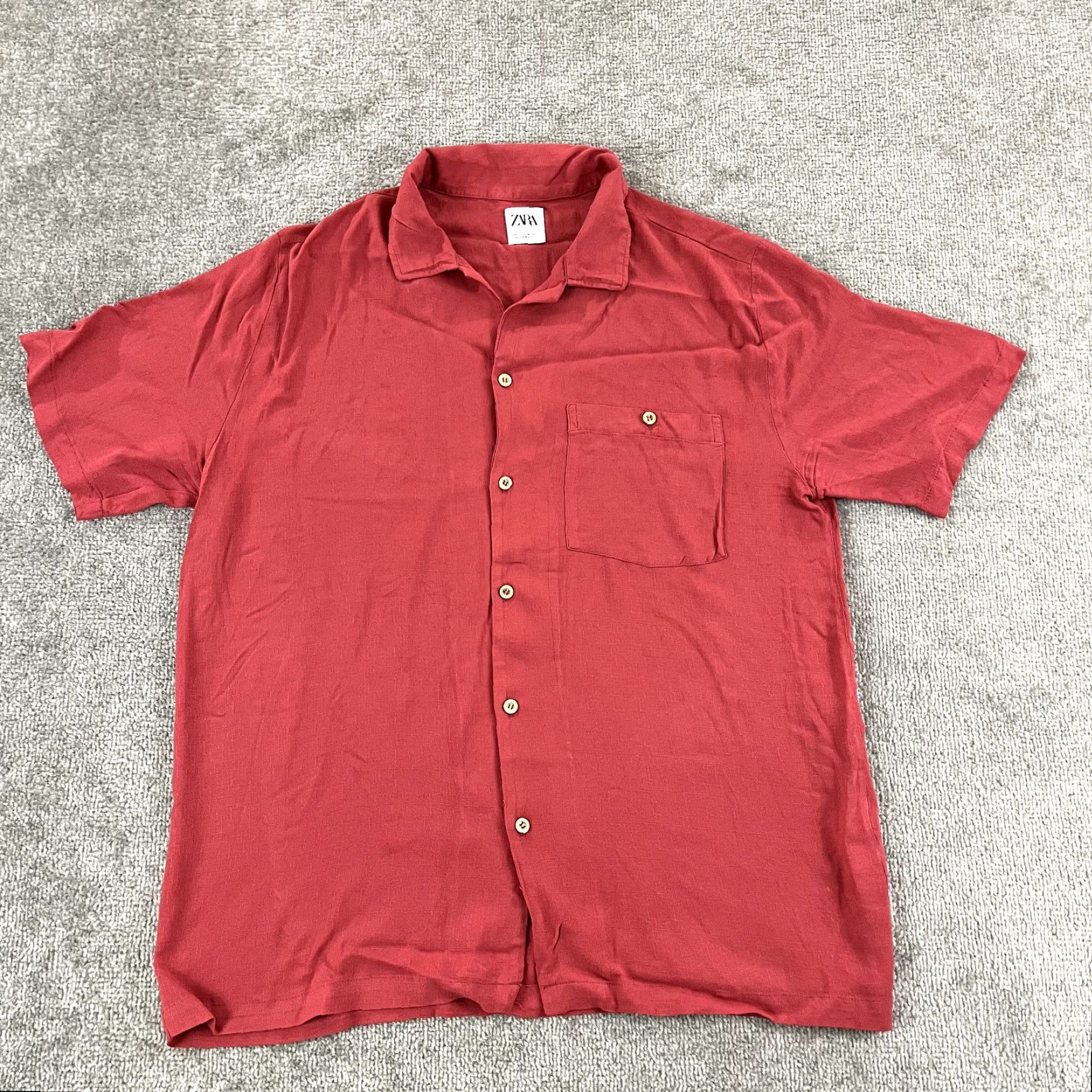 Zara VINTAGE Zara Mens Shirt Large Red Hawaiian Embroidered Viscose Button-Up Tropical Casual Size US L / EU 52-54 / 3 - 3 Thumbnail