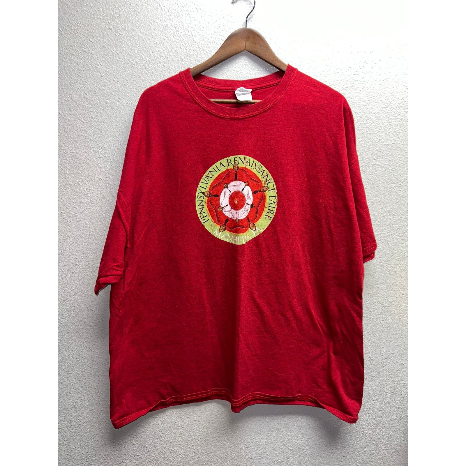 Gildan Vintage Pennsylvania Renaissance Faire Shirt Fair Red Tee 3X Size US XXL / EU 58 / 5 - 1 Thumbnail