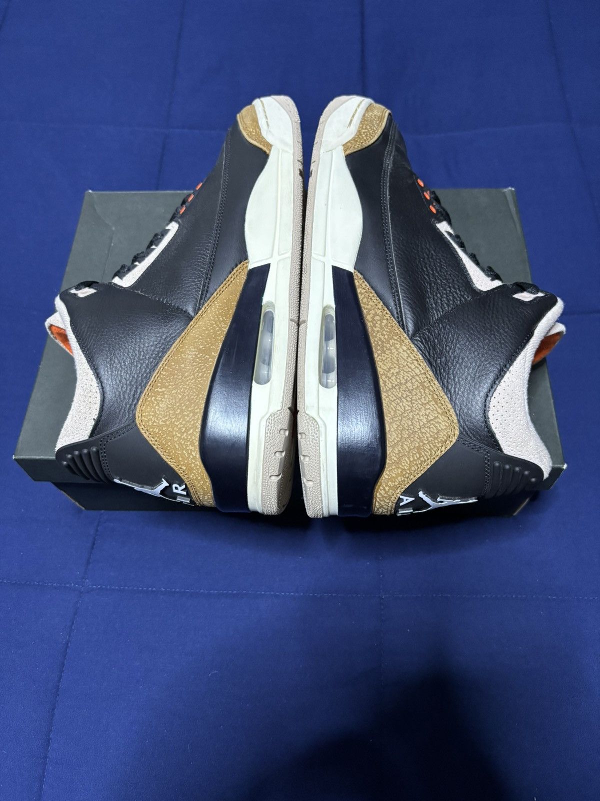 Jordan Brand Jordan 3 Retro Desert Elephant 2022 Size 12.5 Size US 12.5 / EU 45-46 - 2 Thumbnail