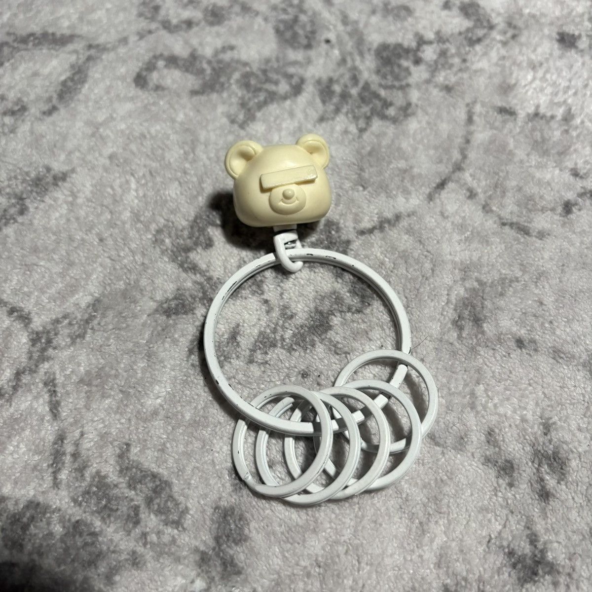 Undercover Undercover SS07 Purple Blindfolded Bear Multi Ring Keychain Size ONE SIZE - 1 Thumbnail