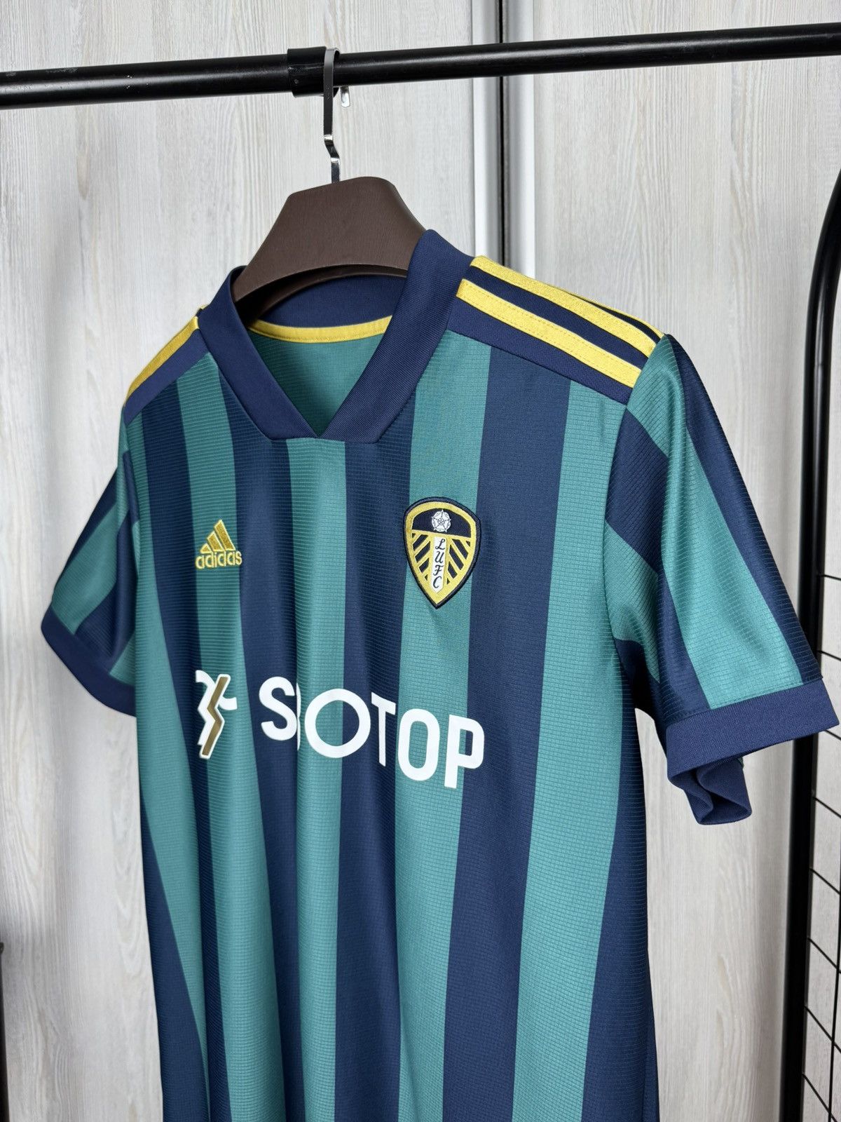 Adidas Adidas Leeds United 2020 2021 away soccer jersey football Size US L / EU 52-54 / 3 - 5 Thumbnail