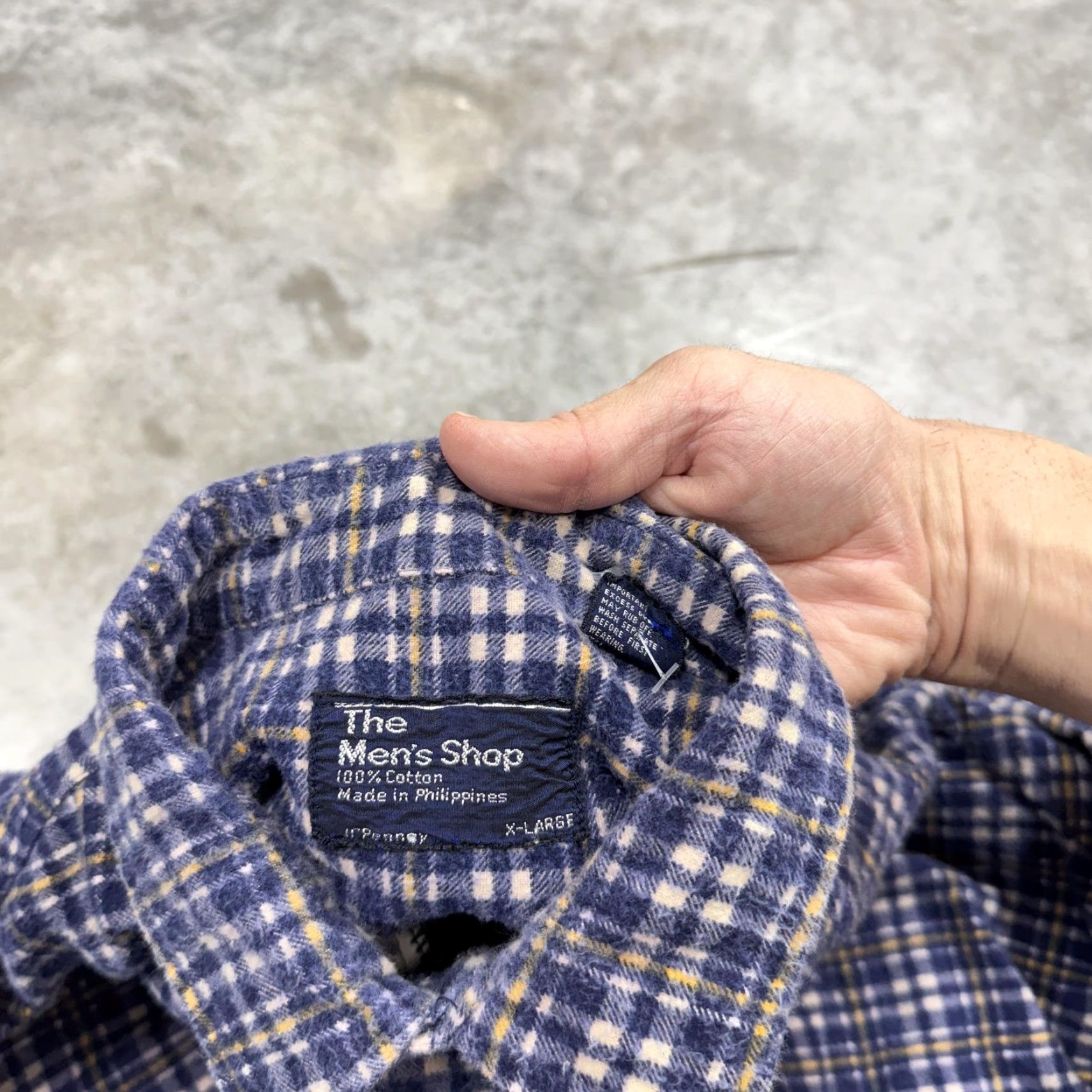 JCPenney VINTAGE The Men's Shop Shirt Mens XL Blue Plaid Flannel Long Sleeve Button Up JCPenney Size US XL / EU 56 / 4 - 3 Thumbnail